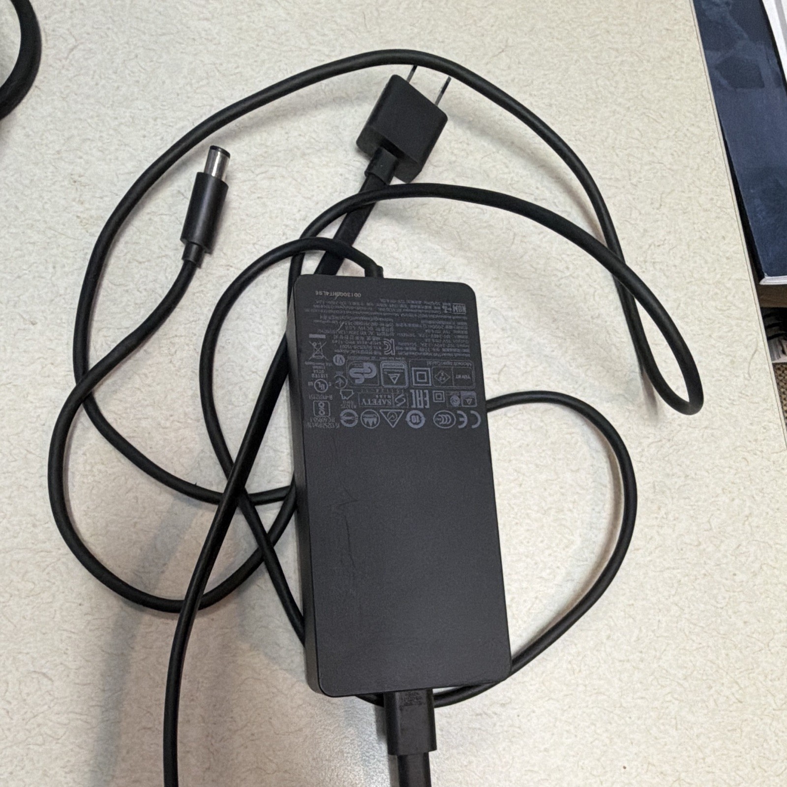 Microsoft Surface 60W AC Adapter 15V 6.0A Power Supply Charger Model 1749