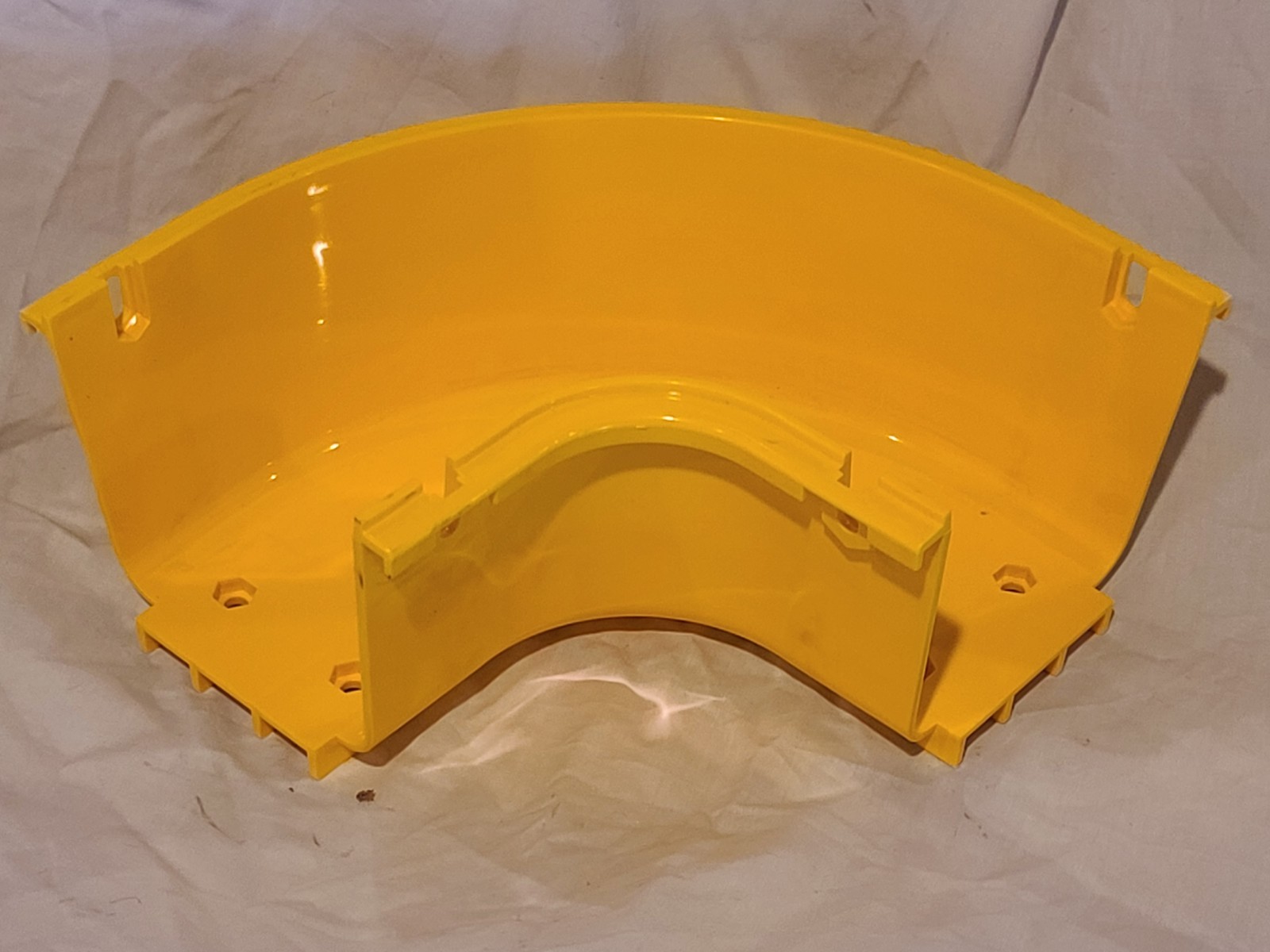 CommScope Amphenol ADC TE FGS-MH9E-A Fiber Raceway Guide 90 Horizontal Elbow 4x4