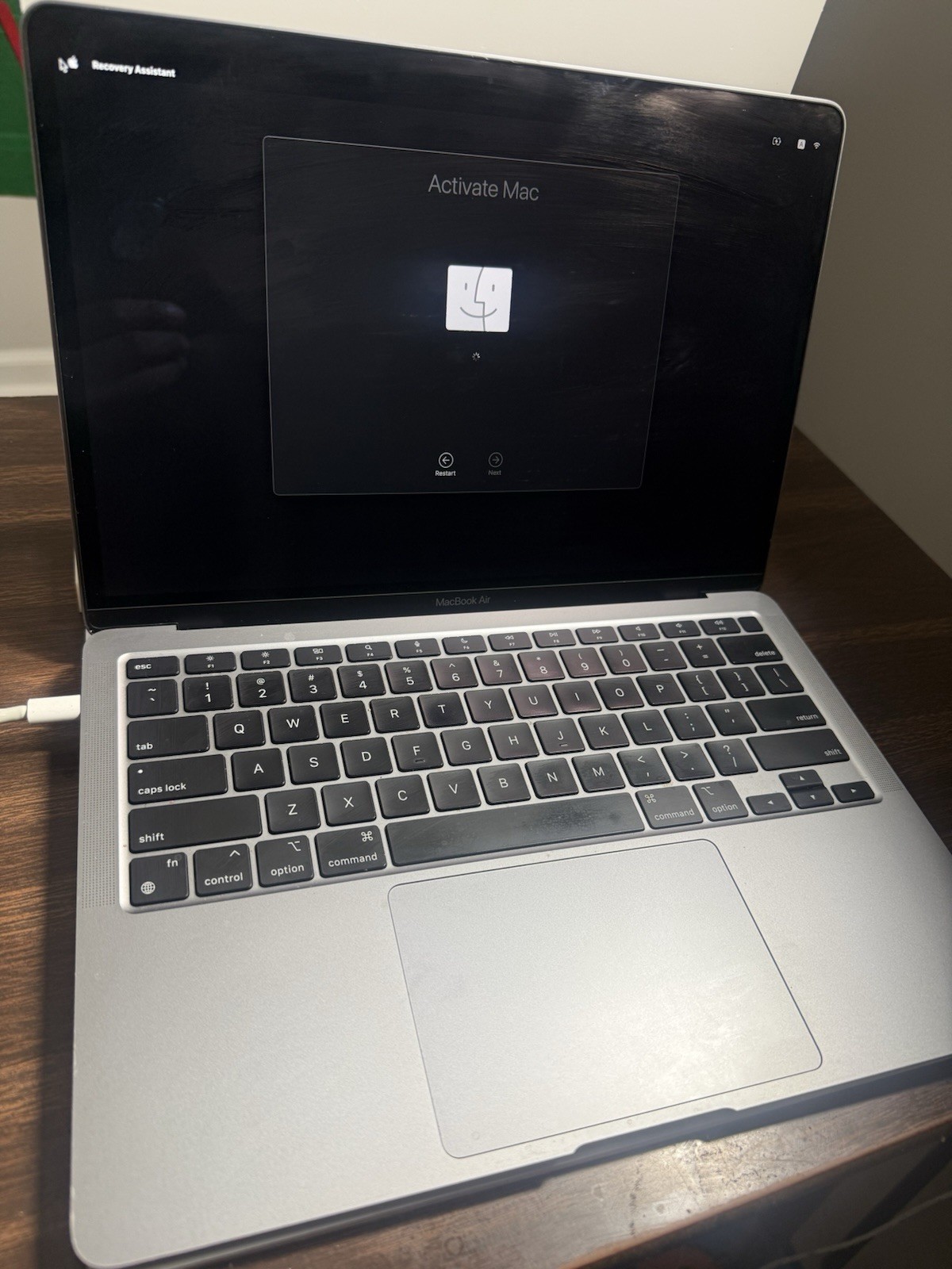 MacBook Air M1 (MUST READ DESCRIPTION) PARTS ONLY ORIGINAL SCREEN ETC