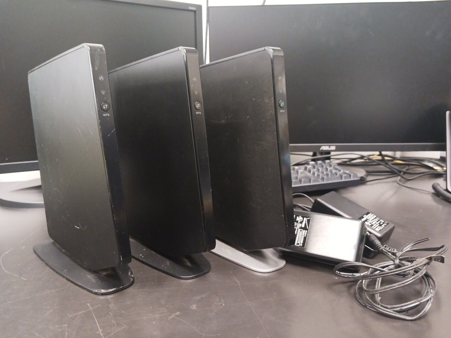 Qty 3 Verizon FiOS-G1100 With 2 Adapters