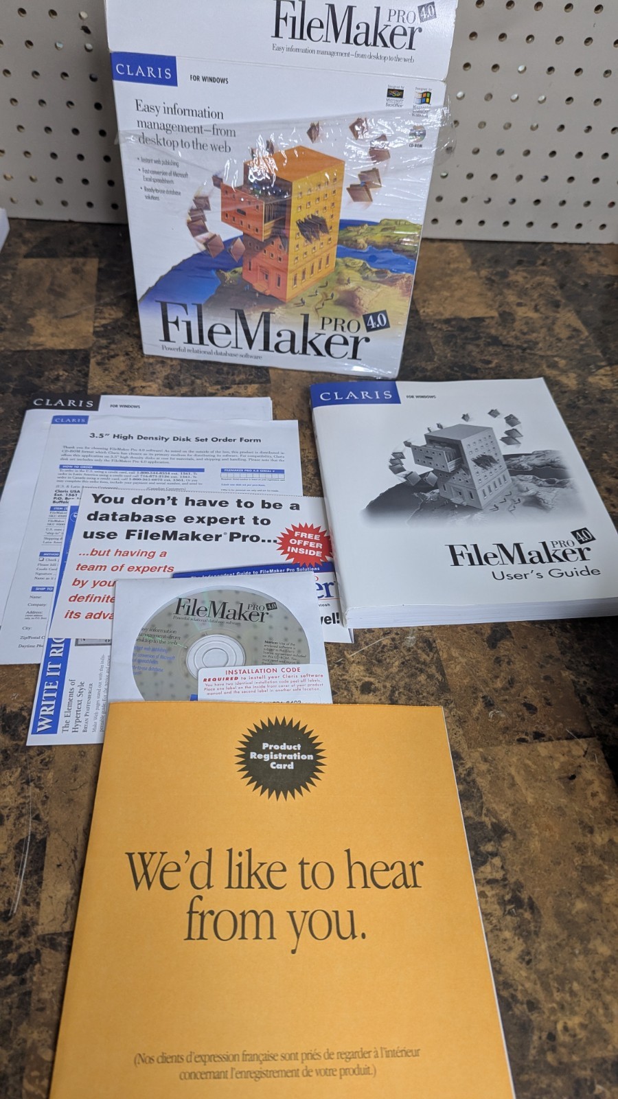 Claris FileMaker 4.0 Pro for Windows PC CD Software VTH OEM 1998 Multiuser Key
