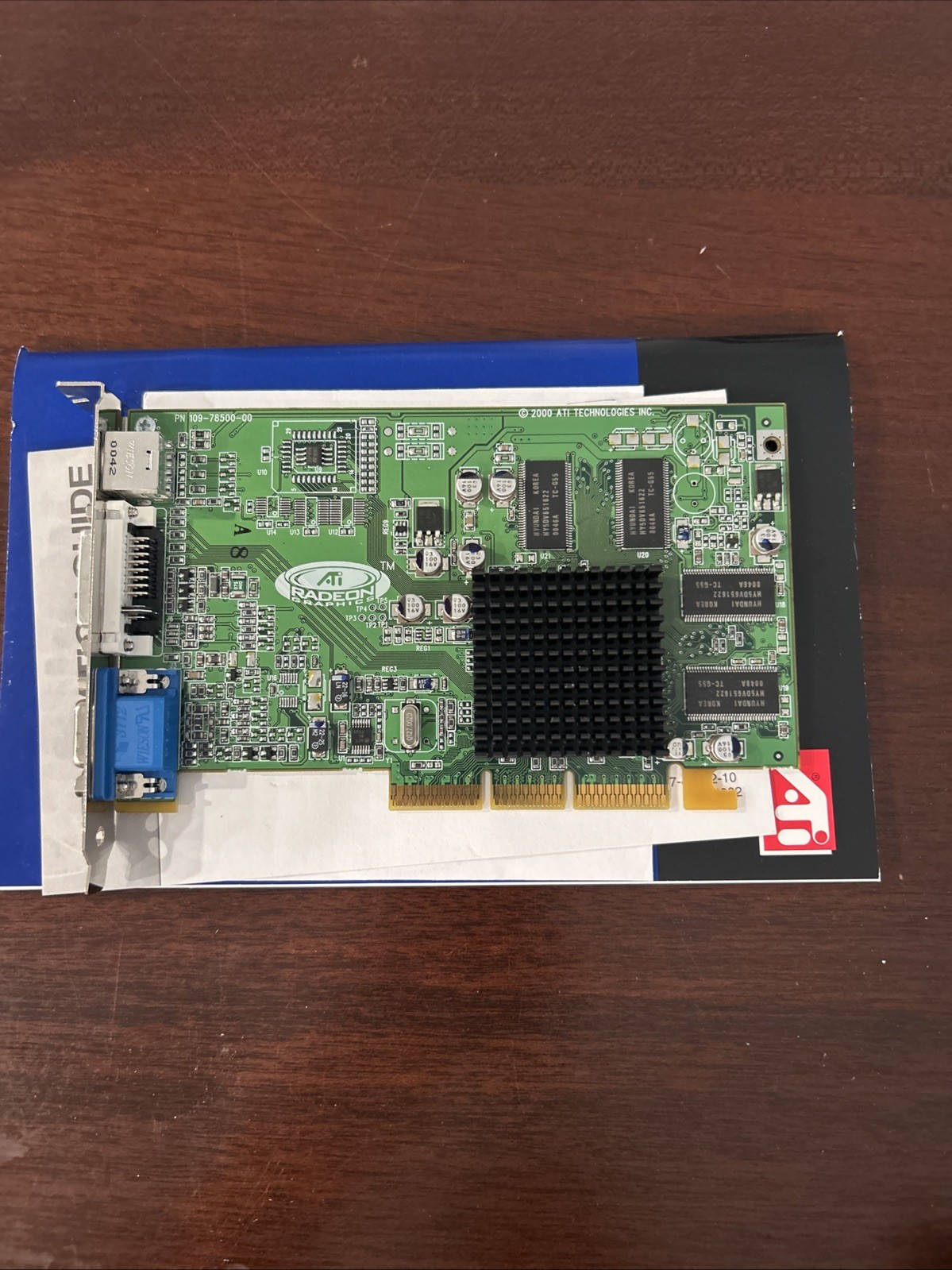 ATI Radeon 7000 32M DDR AGP Video Graphics Card - VGA 109-78500-00 With Manual