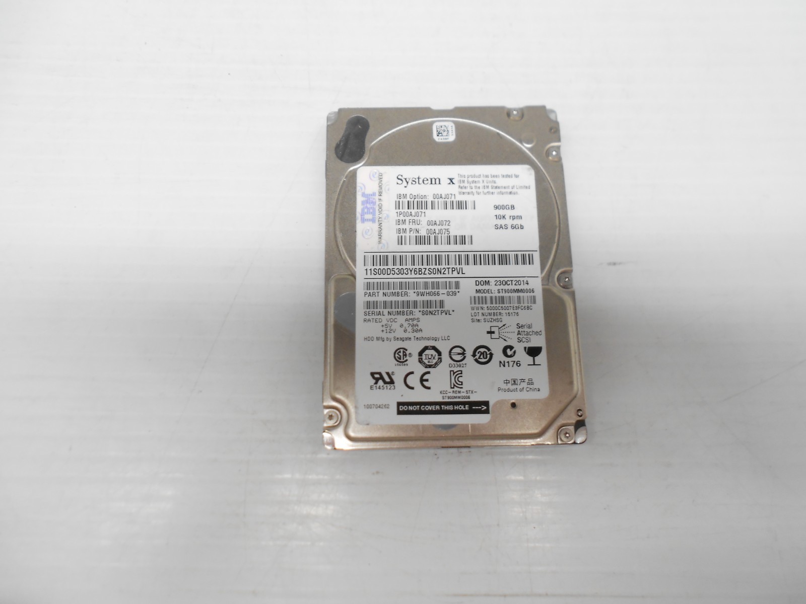 IBM system X 900GB 10K RPM SAS 6G 2.5'' Hard Drive 00AJ071 00AJ072 00AJ075