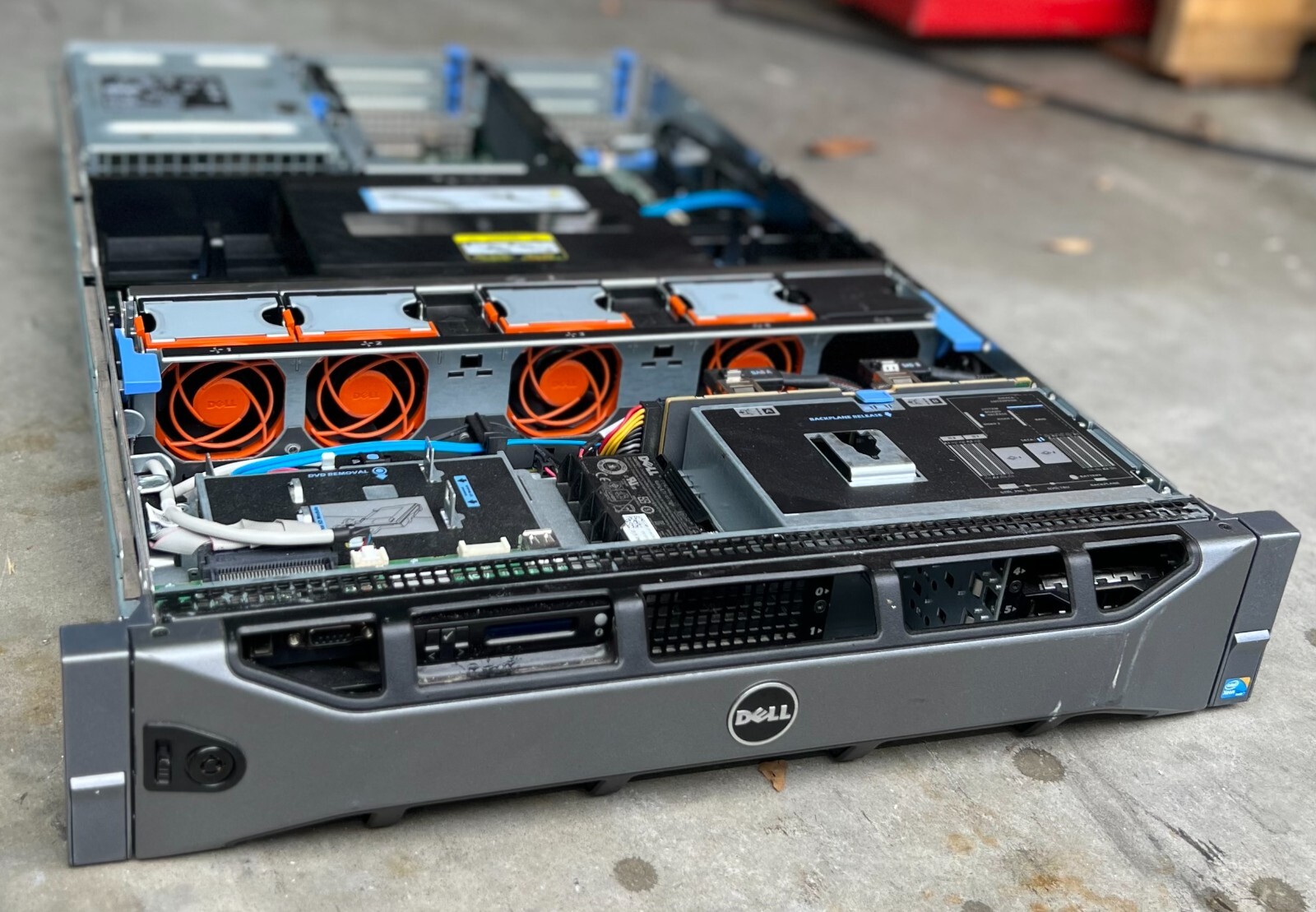 Dell PowerEdge R710 1x CPU XEON E5620 1x PSU 0RXCPH 4x 1GB RAM 00NH4P