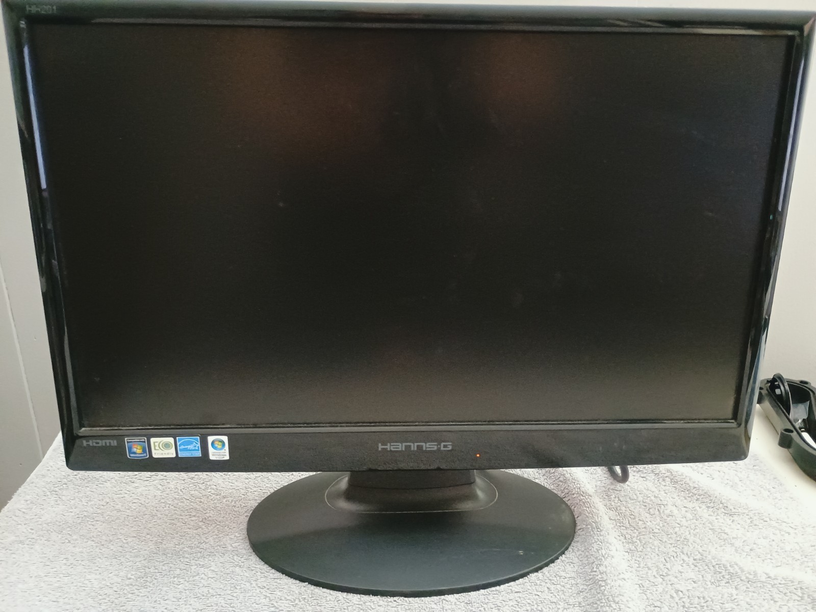 HANNS-G (HH201HPB) 20" LCD MONITOR VGA + HDMI Connectors