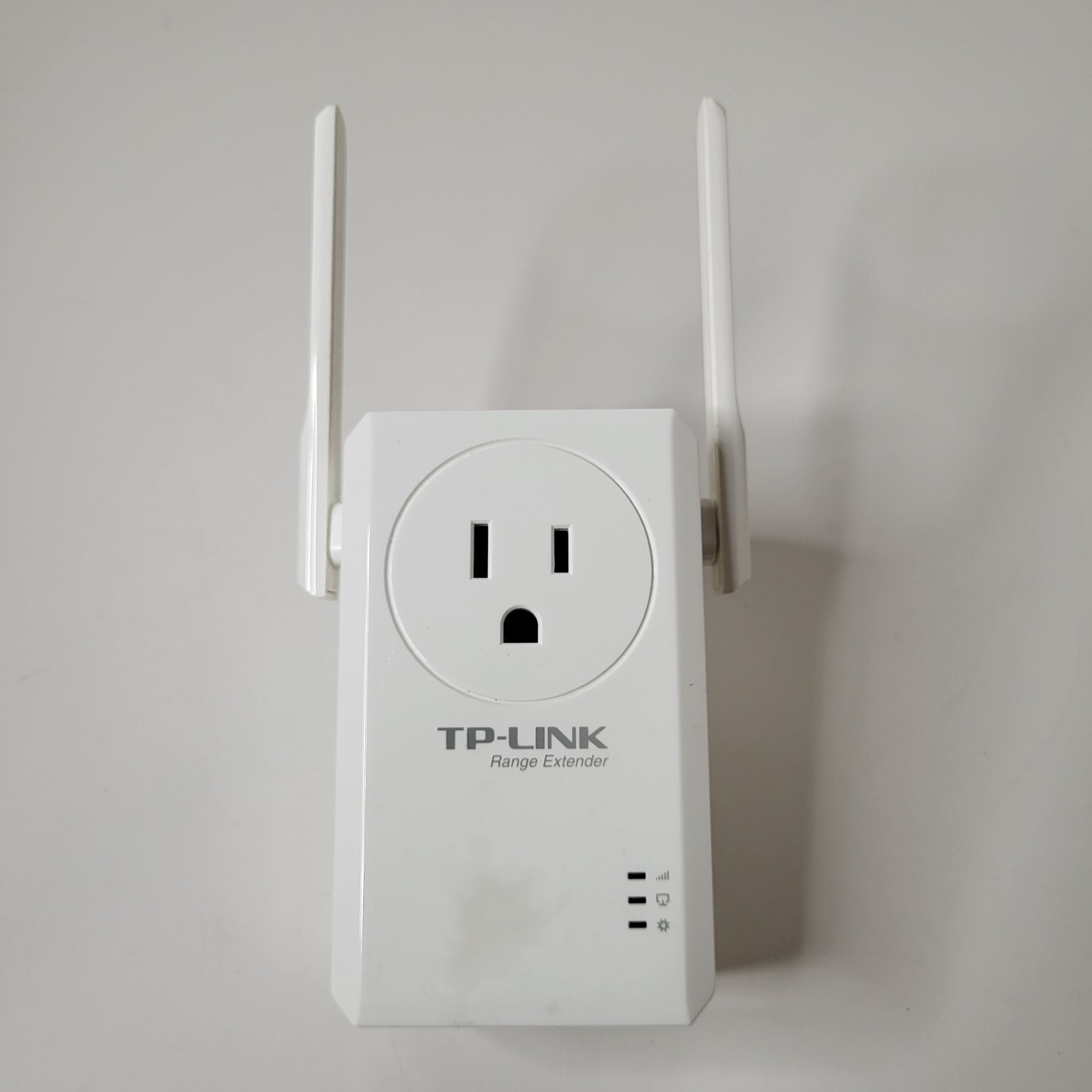 TP-Link WiFi Range Extender TL-WA860RE Wireless Internet Plug In 