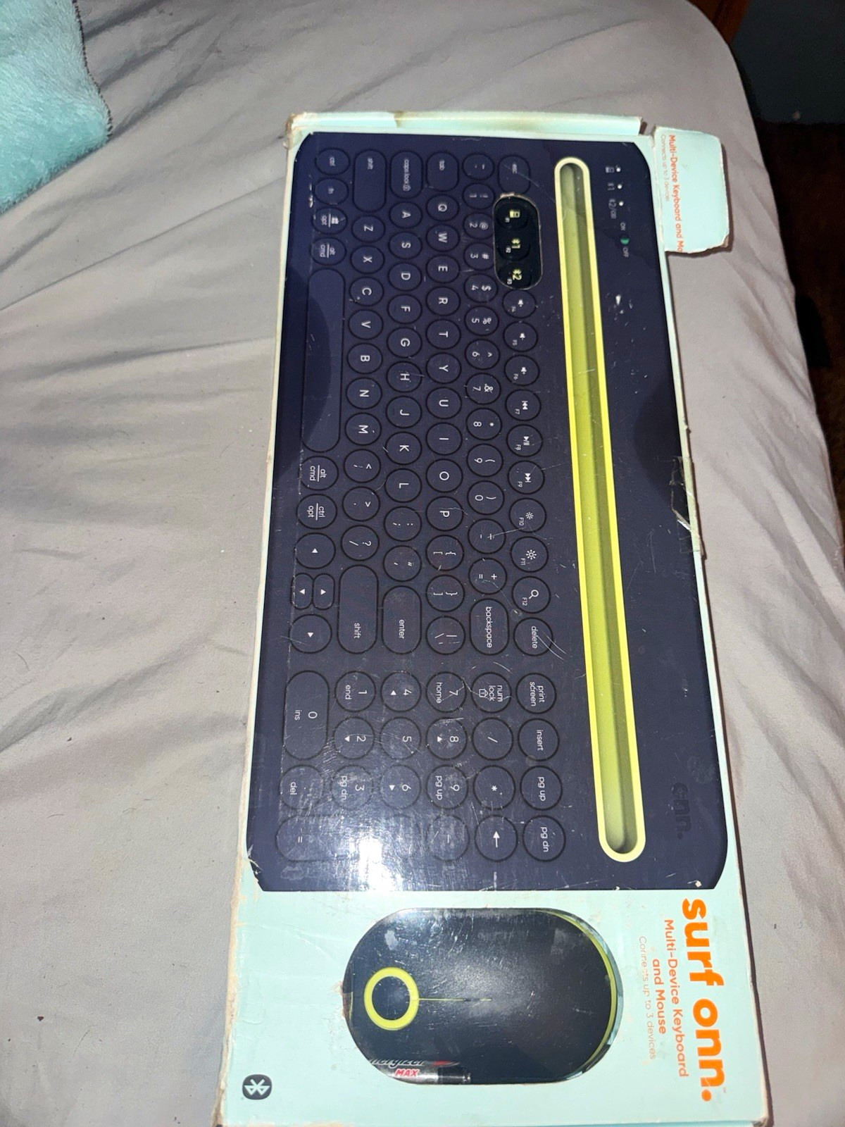 onn. Surf onn. Bluetooth Compact Keyboard & Mouse Bundle QWERTY Black