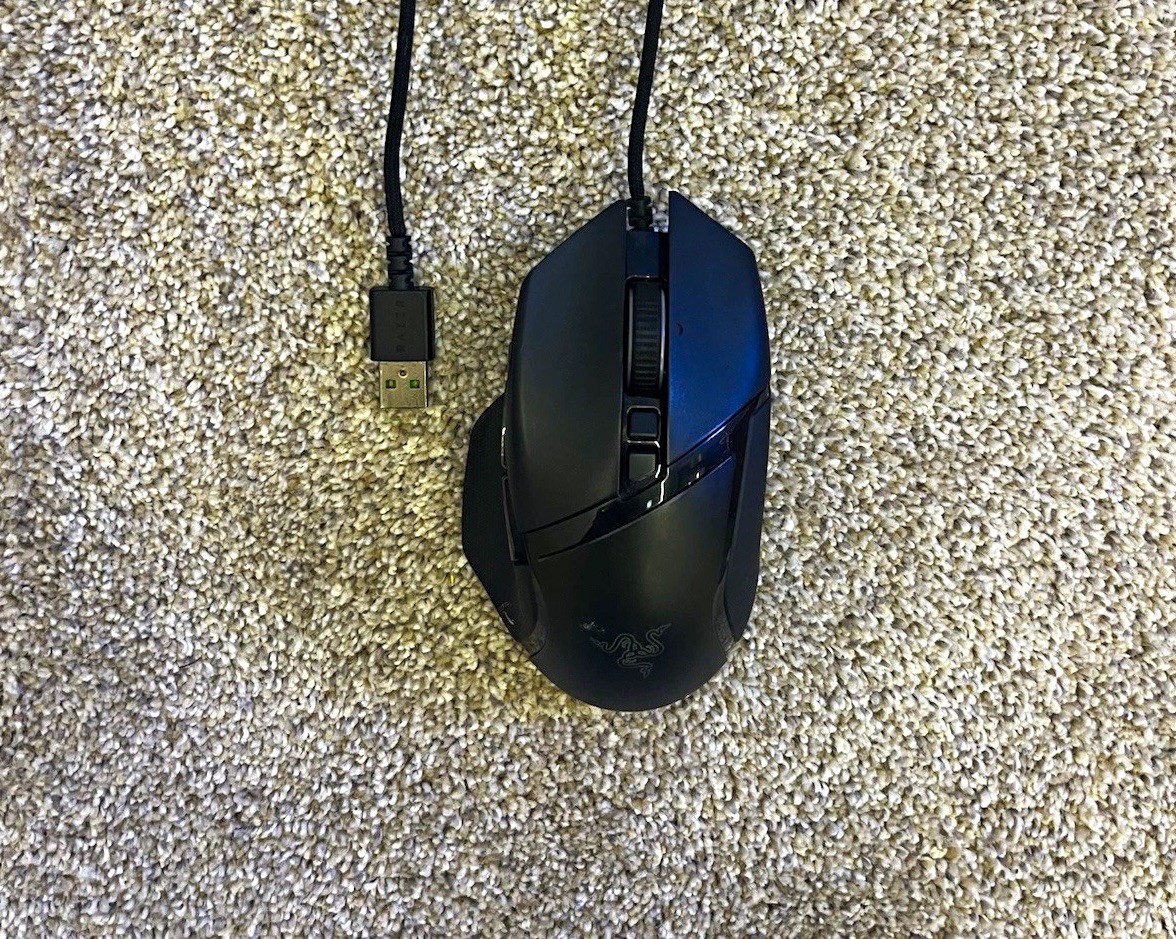 Razer Basilisk V3 Wired USB Optical Gaming Mouse - FOR PARTS