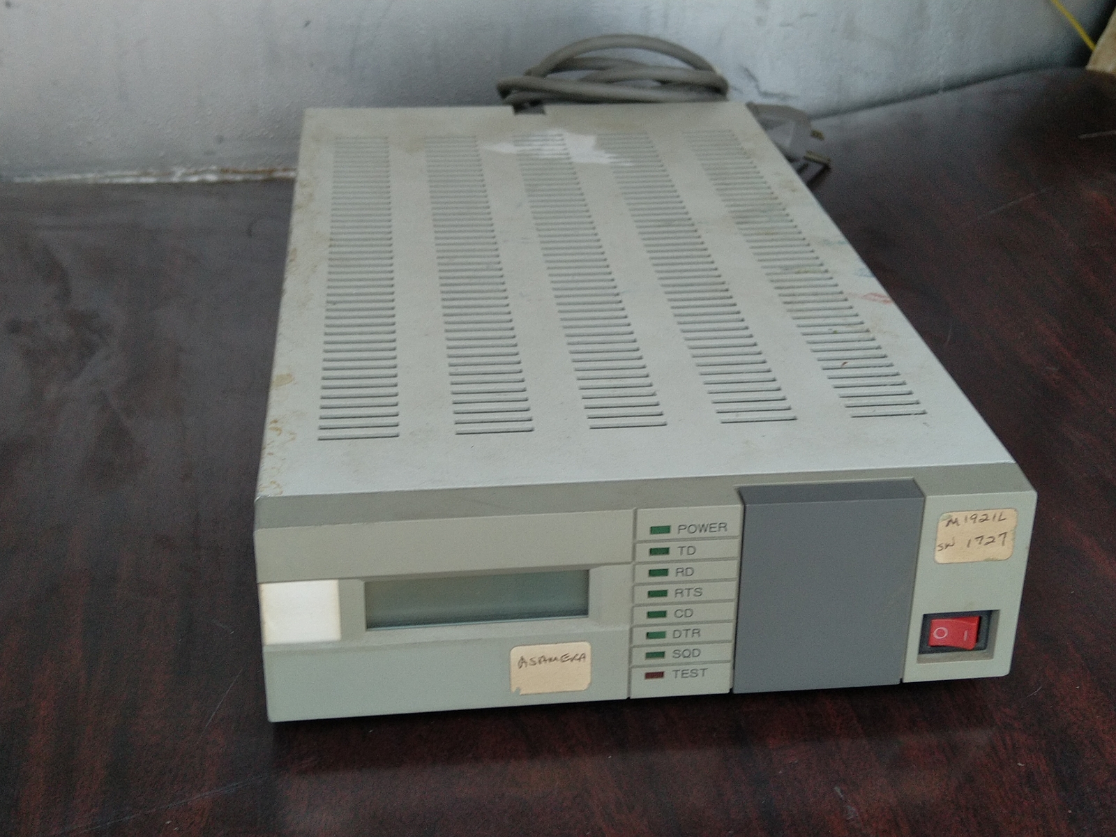 Vintage RARE Fujitsu M1921L D03B-2610-B012 modem with LCD Display made in 1984