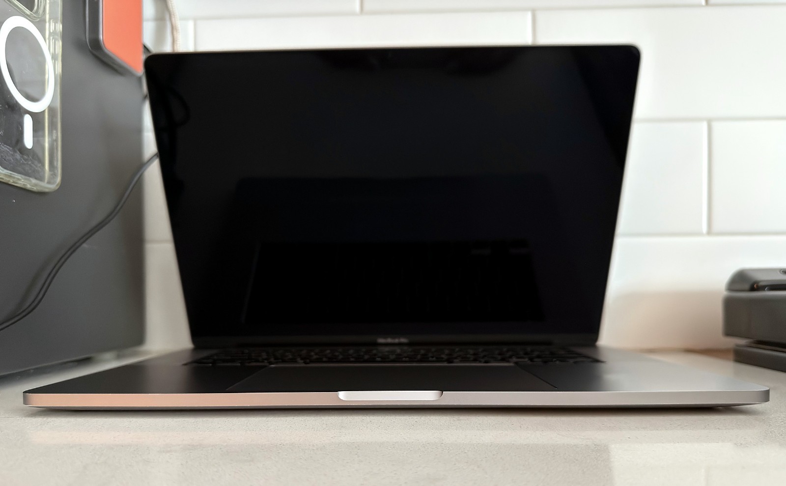 Apple MacBook Pro 16" 2019 A2141 Space Gray - No Boot - For Parts or Repair