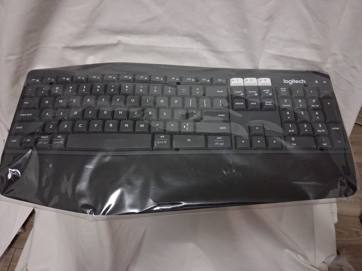 Logitech MK875 Performance Wireless Keyboard  New