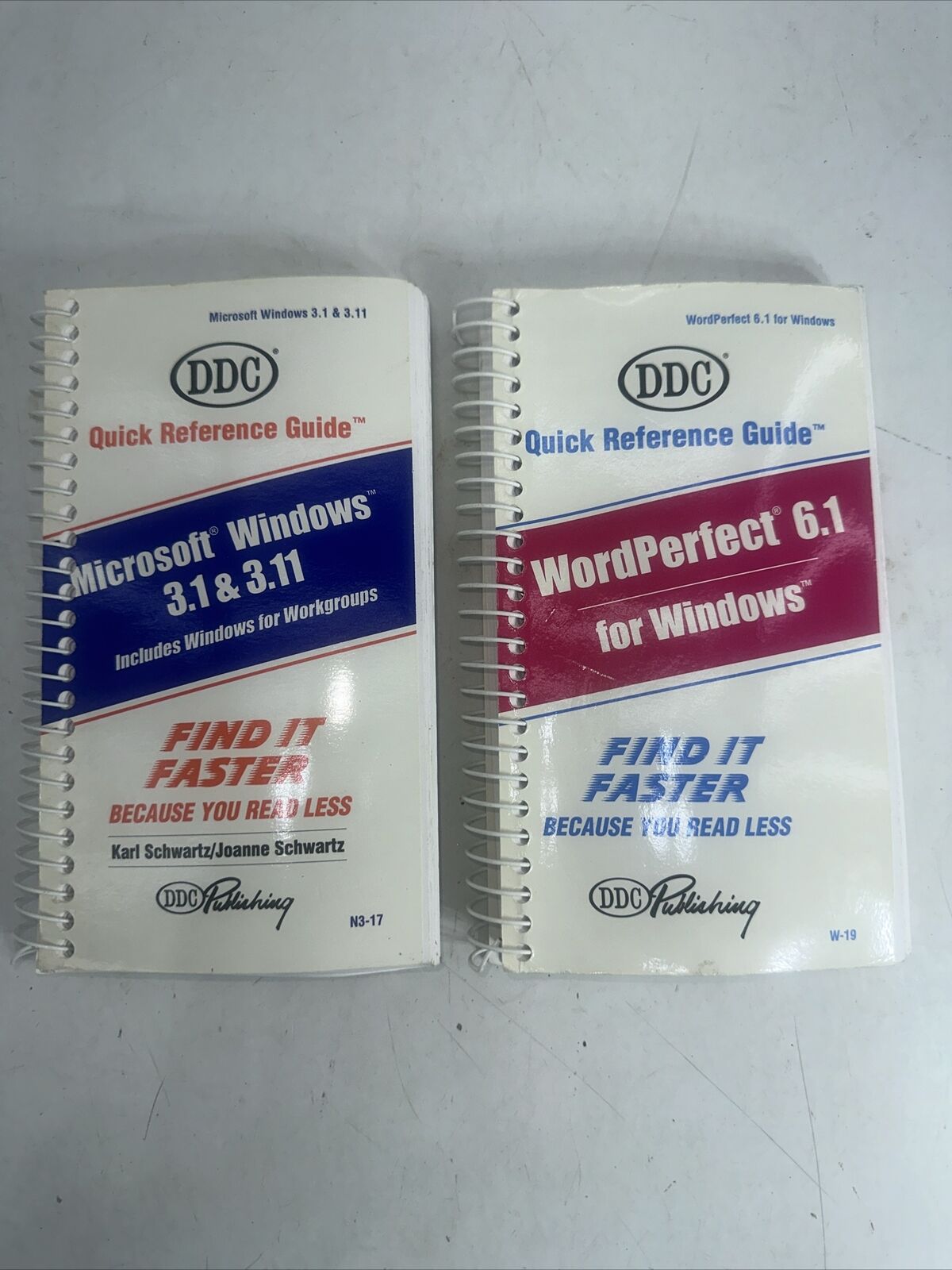 VTG Microsoft Windows Guide 3.1 Quick Reference IBM PC Book  WordPerfect 6.1 Lot