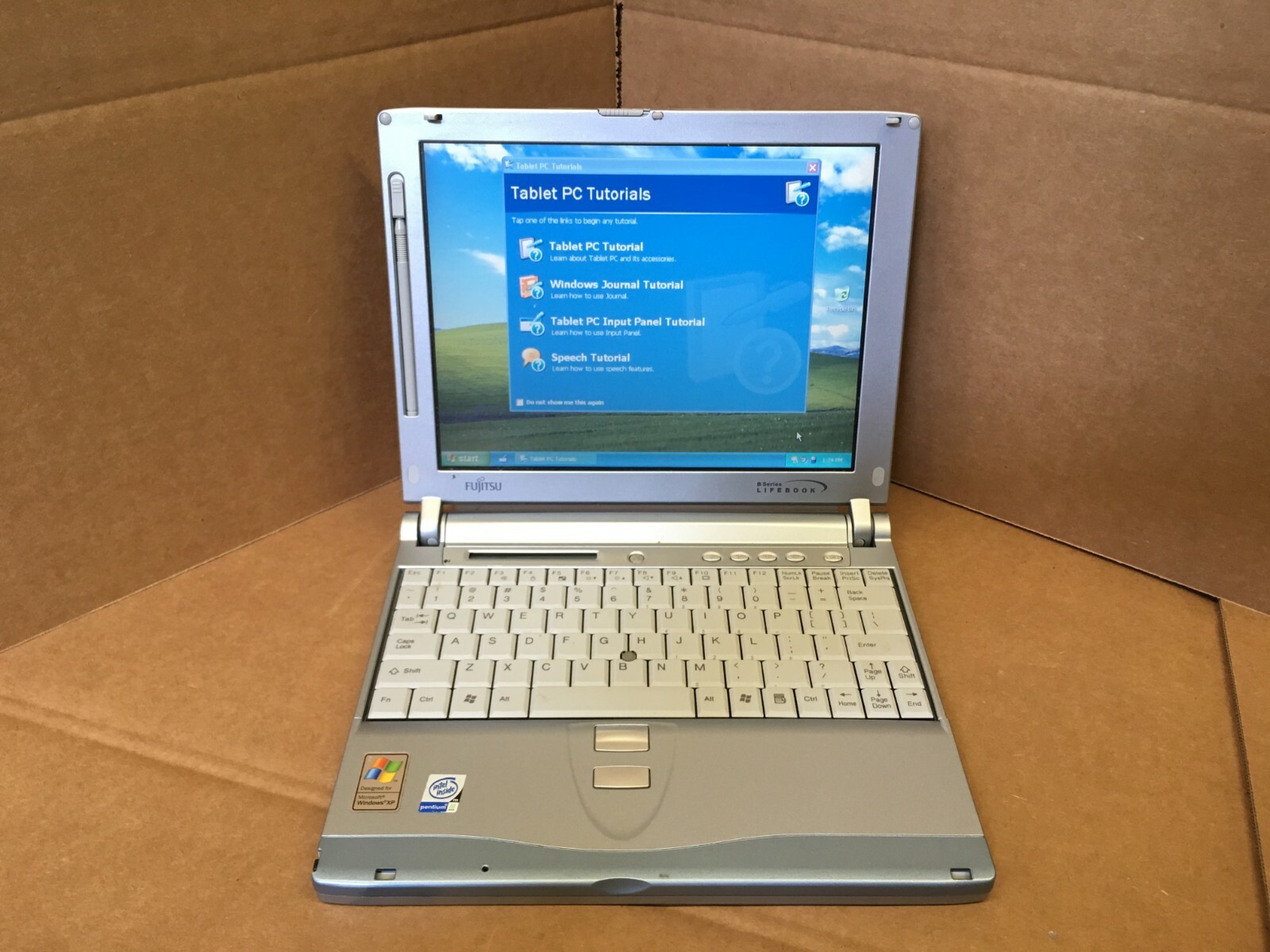 Fujitsu B series lifebook CP147370 10.5"   P III 850MHz 256MB AM 40GB HDD XP TE