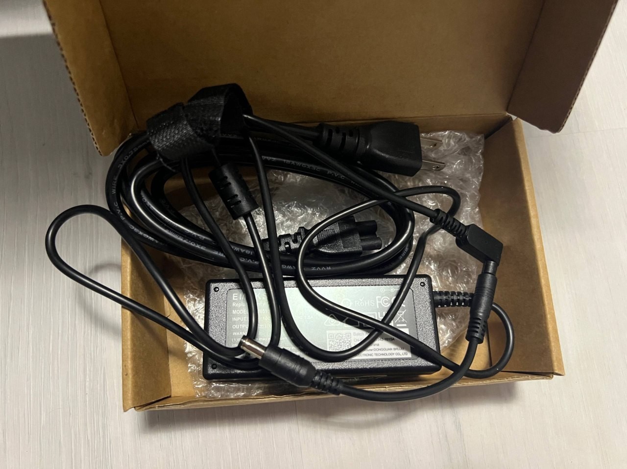 Replacement EMAKS 65W AC Adapter Charger with Power Cord For Acer Aspire 1/3/5