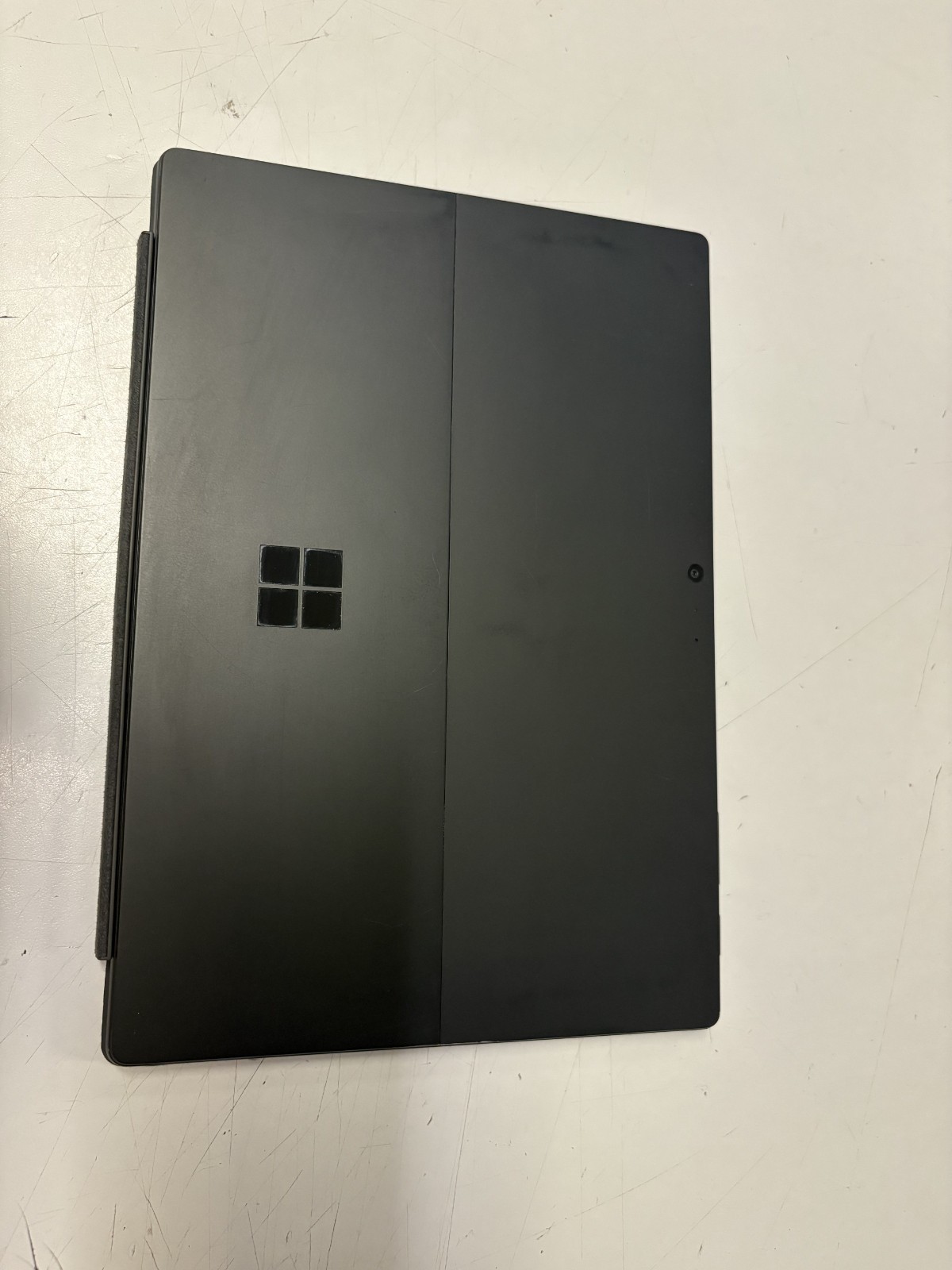 Microsoft Surface Pro 5 (Model 1796) – 512GB SSD – Detachable Keyboard
