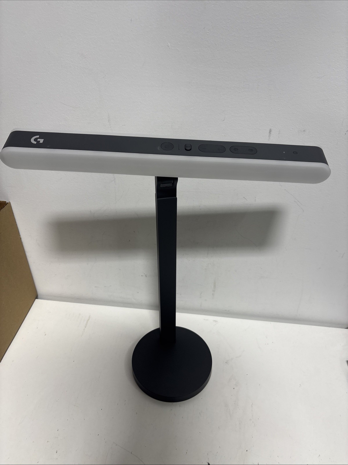 Logitech G Litra Beam LX Dual Sided RGB LED Streaming Key Light - Tested