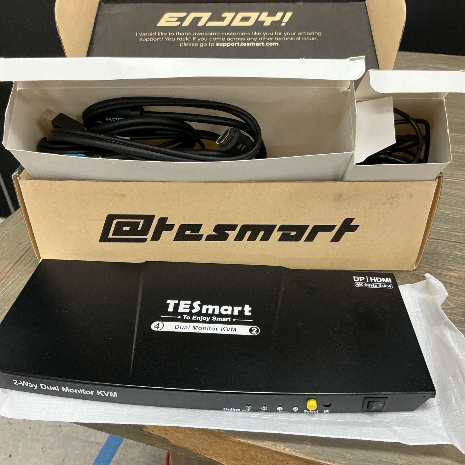 TESmart HDMI KVM Switch 2 Monitors 2 Computers 4K@60Hz USB 2.0, Dual Monitor KVM