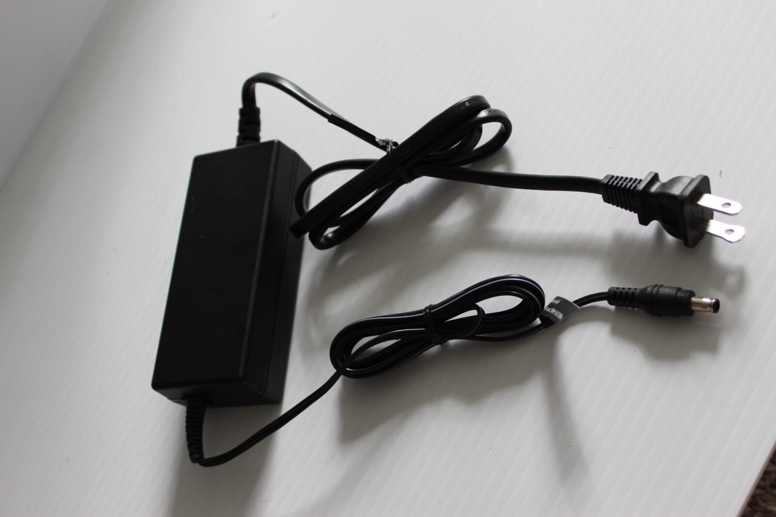 Delta Electionics Power Supply 12v Model ADP-36TR A 120V 60HZ