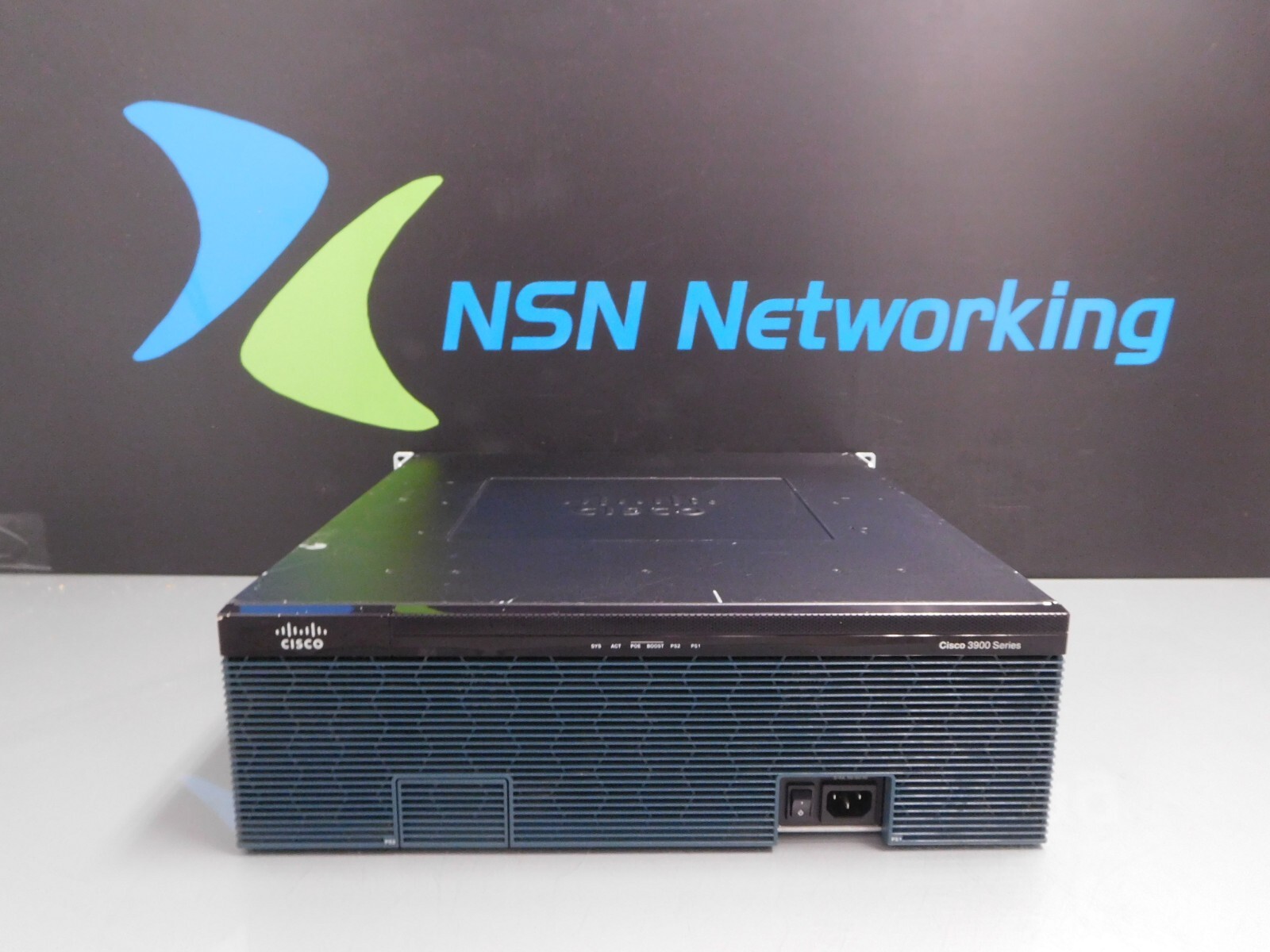 Cisco 3925 C3925-VSEC/K9 Router C3900-SPE100/K9 1x PVDM3-64 1x PWR-3900-AC PSU
