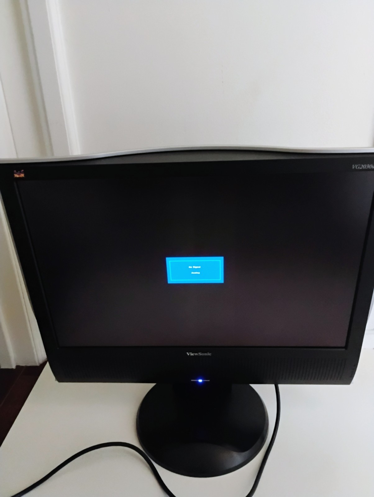 ViewSonic VG 2030WM 20" inch Computer Monitor LCD Display Screen Self Standing