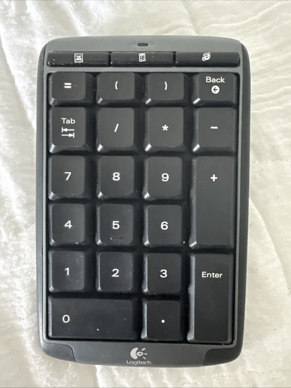 Logitech 2.4Ghz Cordless Numeric Pad Wireless Keyboard with USB Dongle & Case