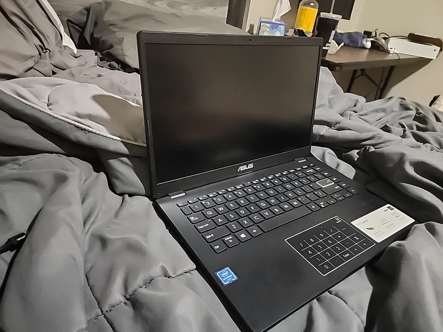 ASUS 14'' E410M  (64GB eMMC Intel Celeron N4020 +4GB RAM) -Win11-