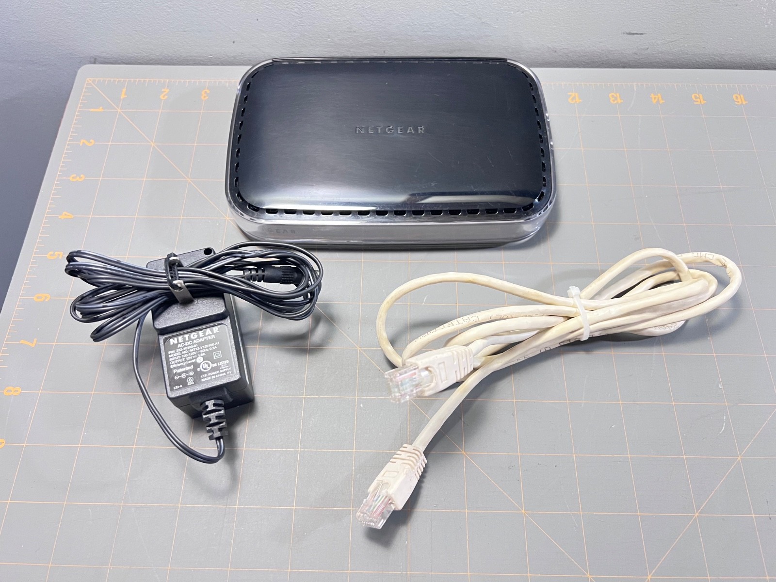 Netgear Router N150 4-Port 10/100 Dual Band Wireless N WNR1000 v3 Net Gear WORKS