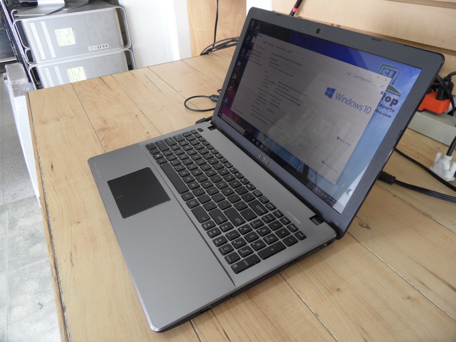 Asus X550L Laptop 4 Parts Booted Windows *Battery Problem*