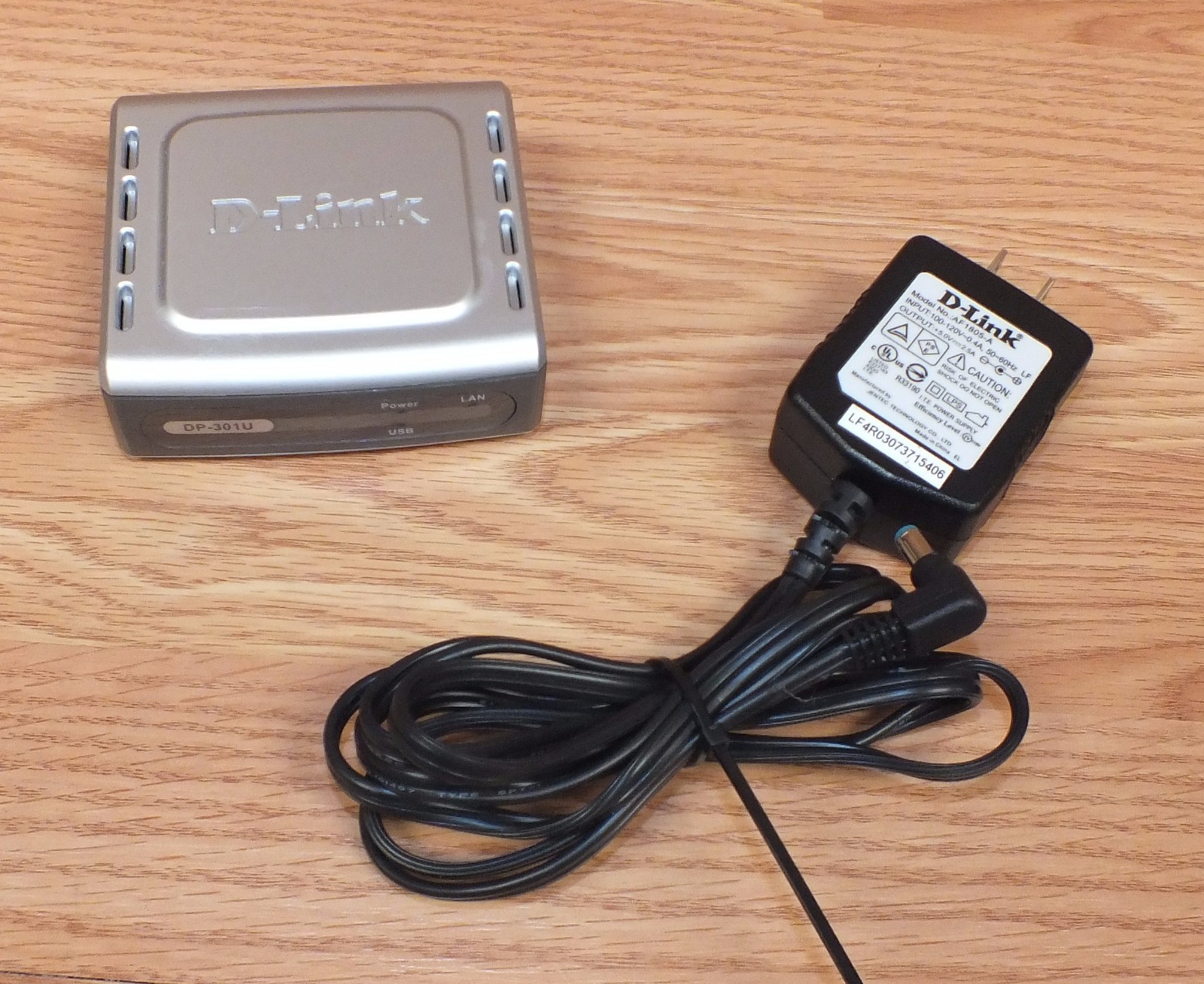 D-Link (DP-301U) Wired 10/100 Fast Ethernet USB Print Server w/ Power Supply 
