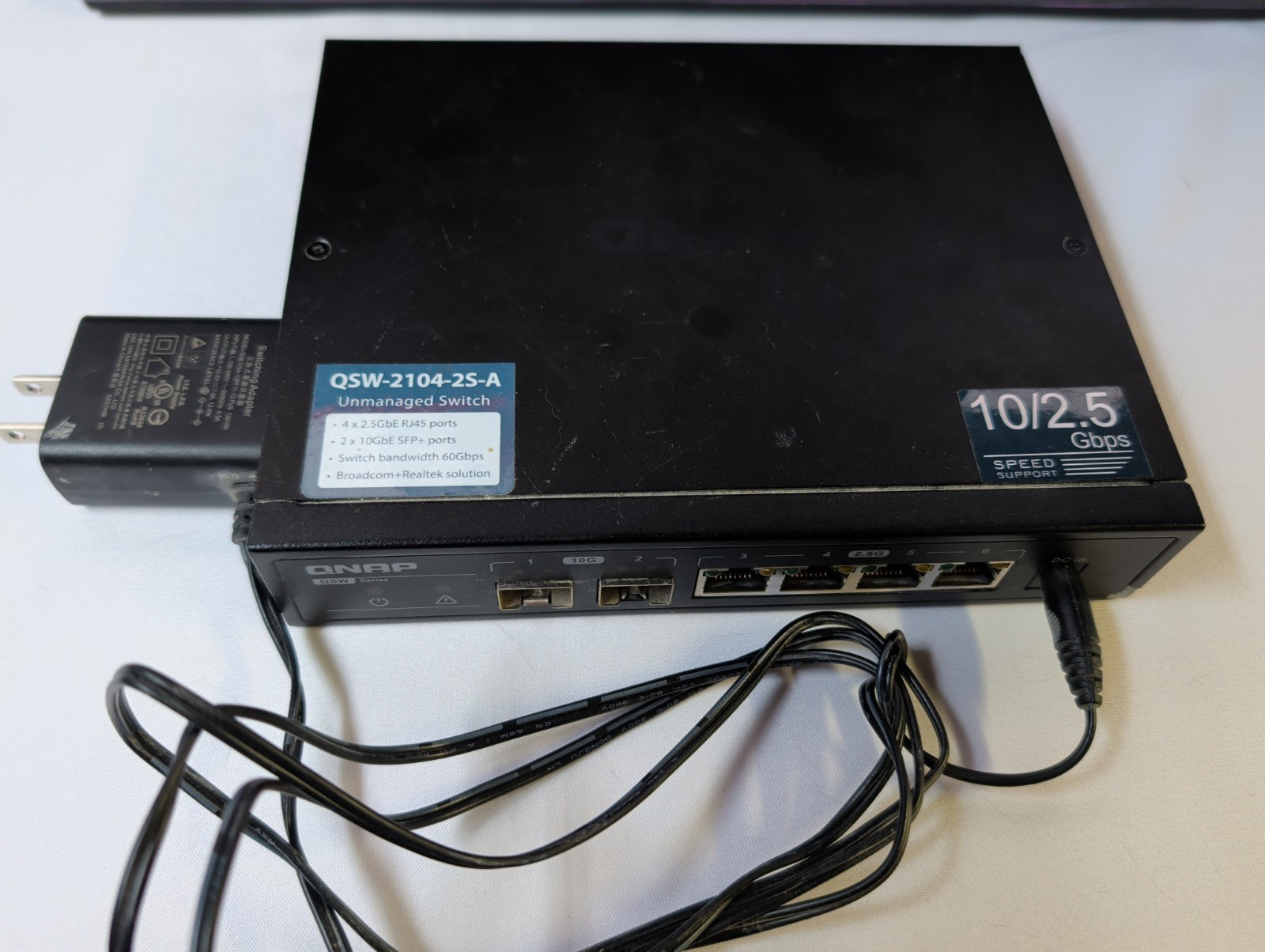 QNAP QSW-2104-2S-A | 2 SFP+ & 6 2.5GbE Ports | Unmanaged Ethernet Switch