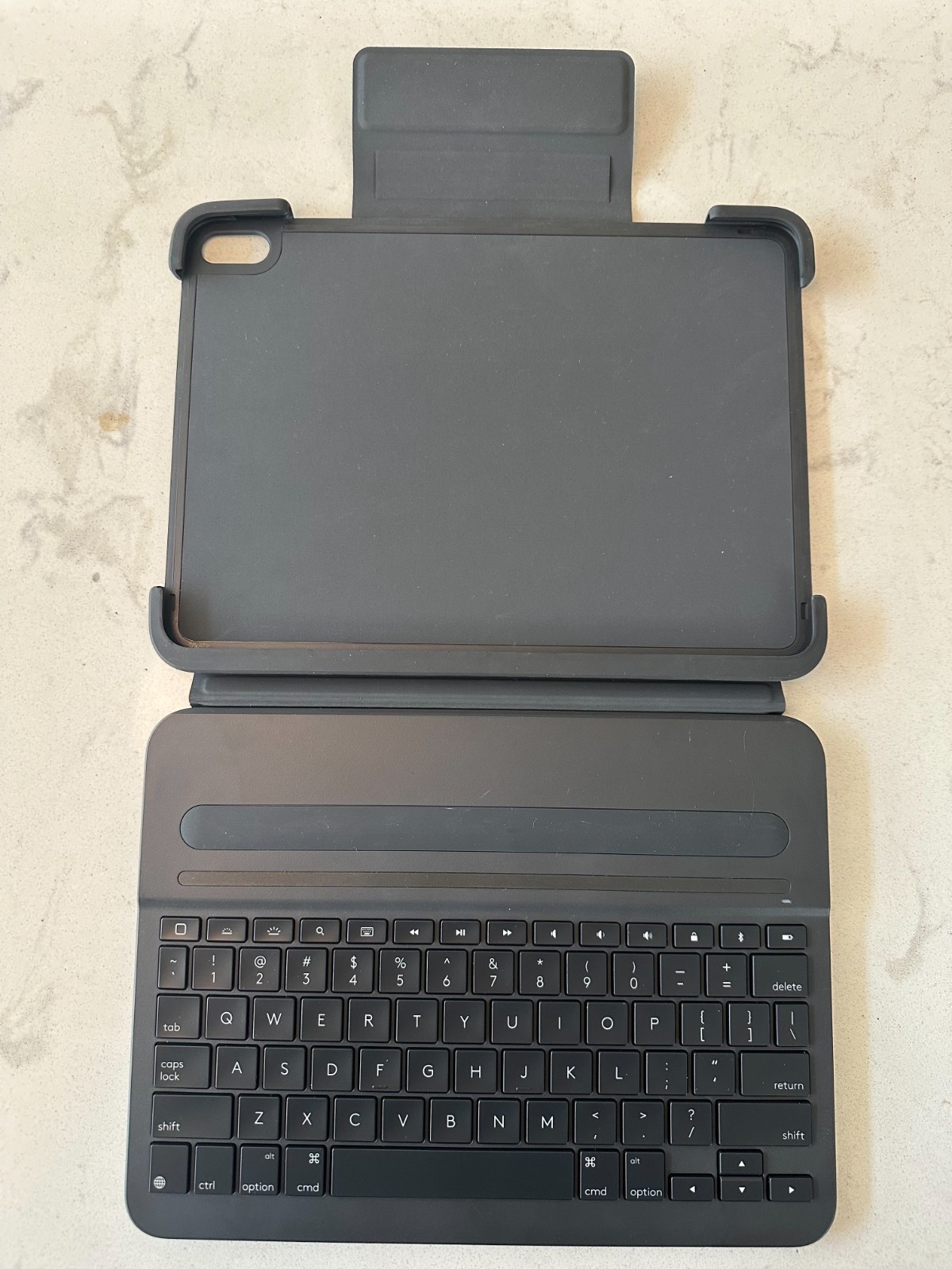 Logitech Logi iPad Pro Slim Folio Pro Keyboard Case for iPad Pro 11-inch