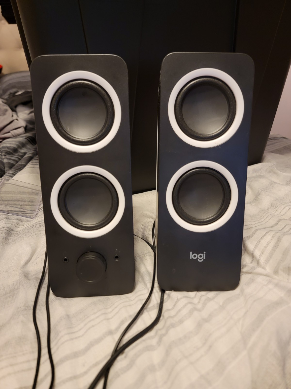 Logitech Z200 Multimedia Computer Speakers - Wired 3.5mm - Tested