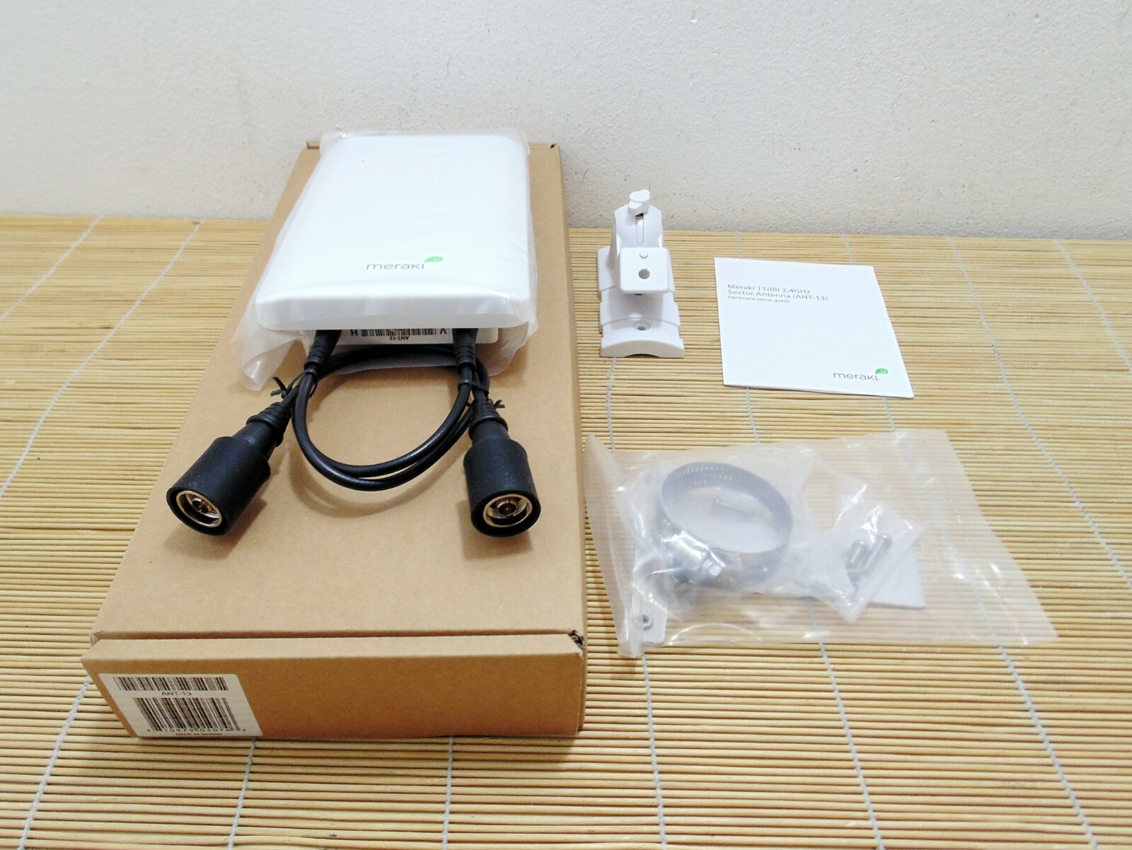 New Cisco Meraki ANT-13 11dBi 2.4 GHz Sector Antenna New Open Box