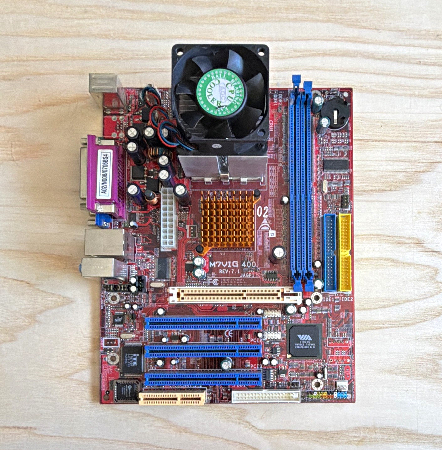 BIOSTAR M7VIG 400 MicroATX Socket A AMD DDR 2 DIMM AGP PCI VGA w/Cooler. READ