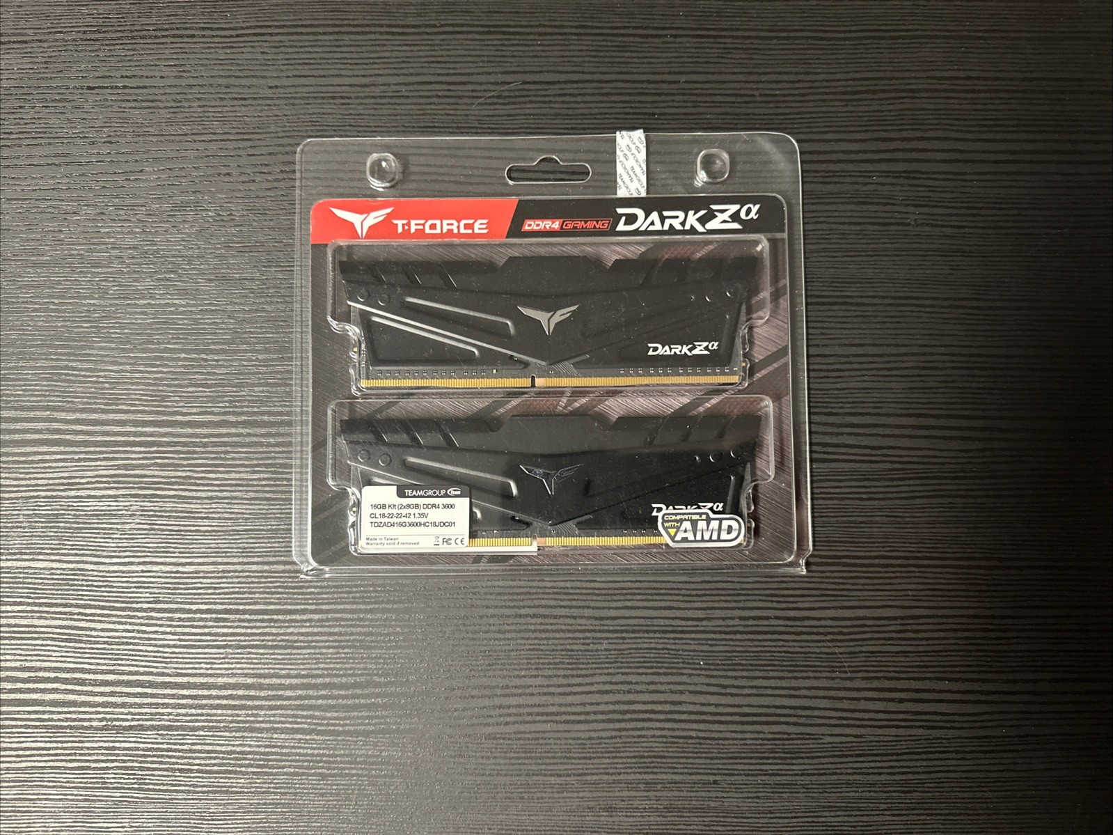 Team T-FORCE DARK Za 16GB (2 x 8GB) DDR4 4000 CL18 1.35V TDZAD416G4000HC18JDC01