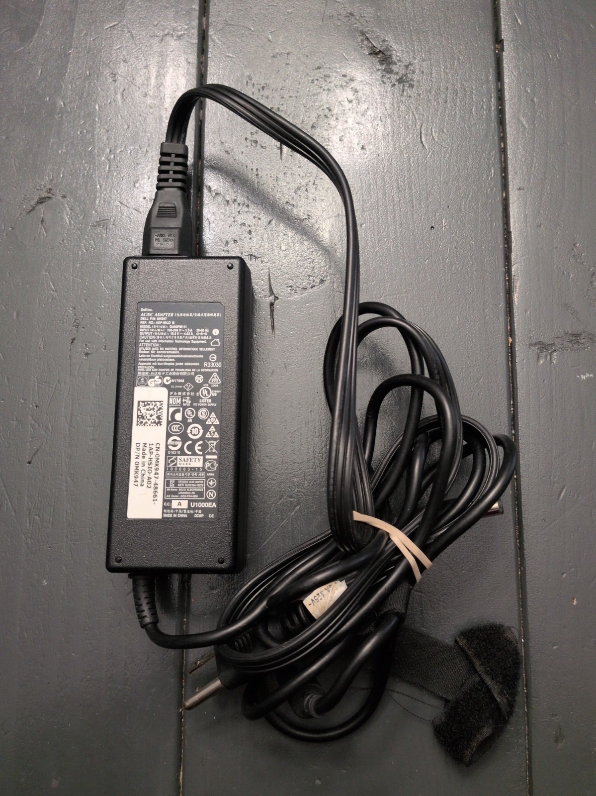 Genuine Dell AC/DC Laptop Adapter/Power Supply - Model #DA90PM111 