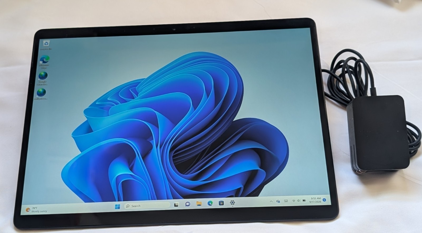 VERY NICE Microsoft Surface PRO X Windows 11 WIFI + SIM 4G LTE Tablet LOW USE