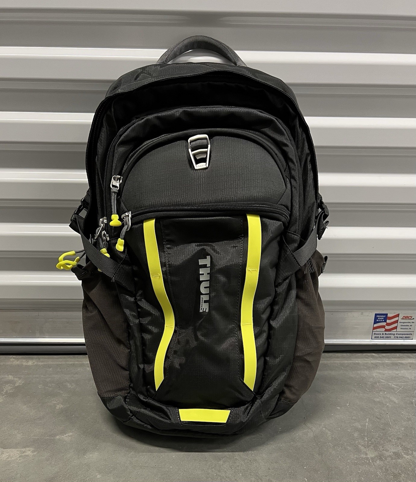 Thule EnRoute Blur Daypack for 17-Inch MacBook Pro & 10-Inch Tablets.Dark Shadow