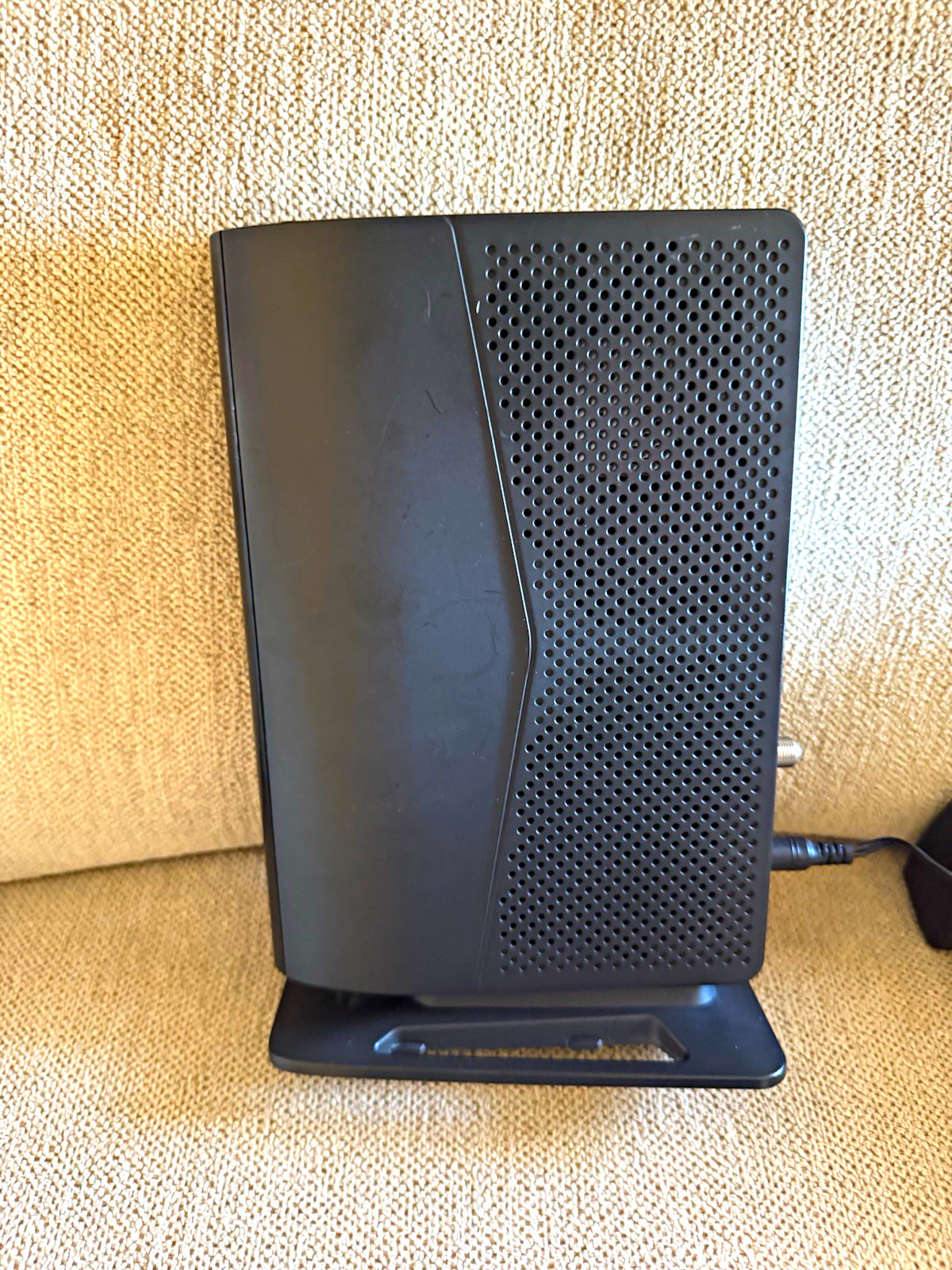 Actiontec WCB6200Q Dual-Band 1300 Mbps MoCA WiFi Router, 2-Port Gigabit, Black
