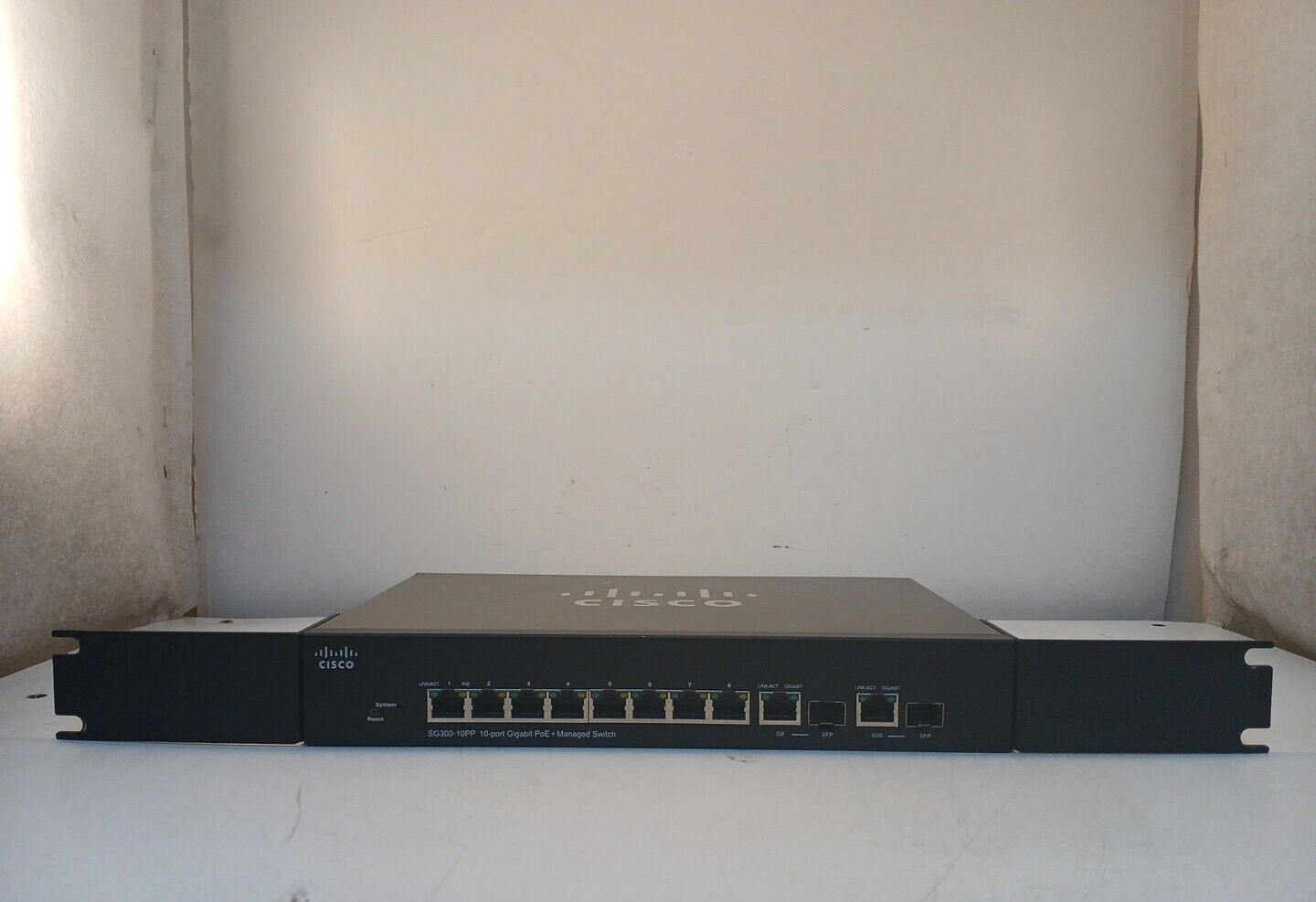 Cisco SG300-10PP  10-Port Gigabit PoE+ Managed Networking Switch *UNTESTED*