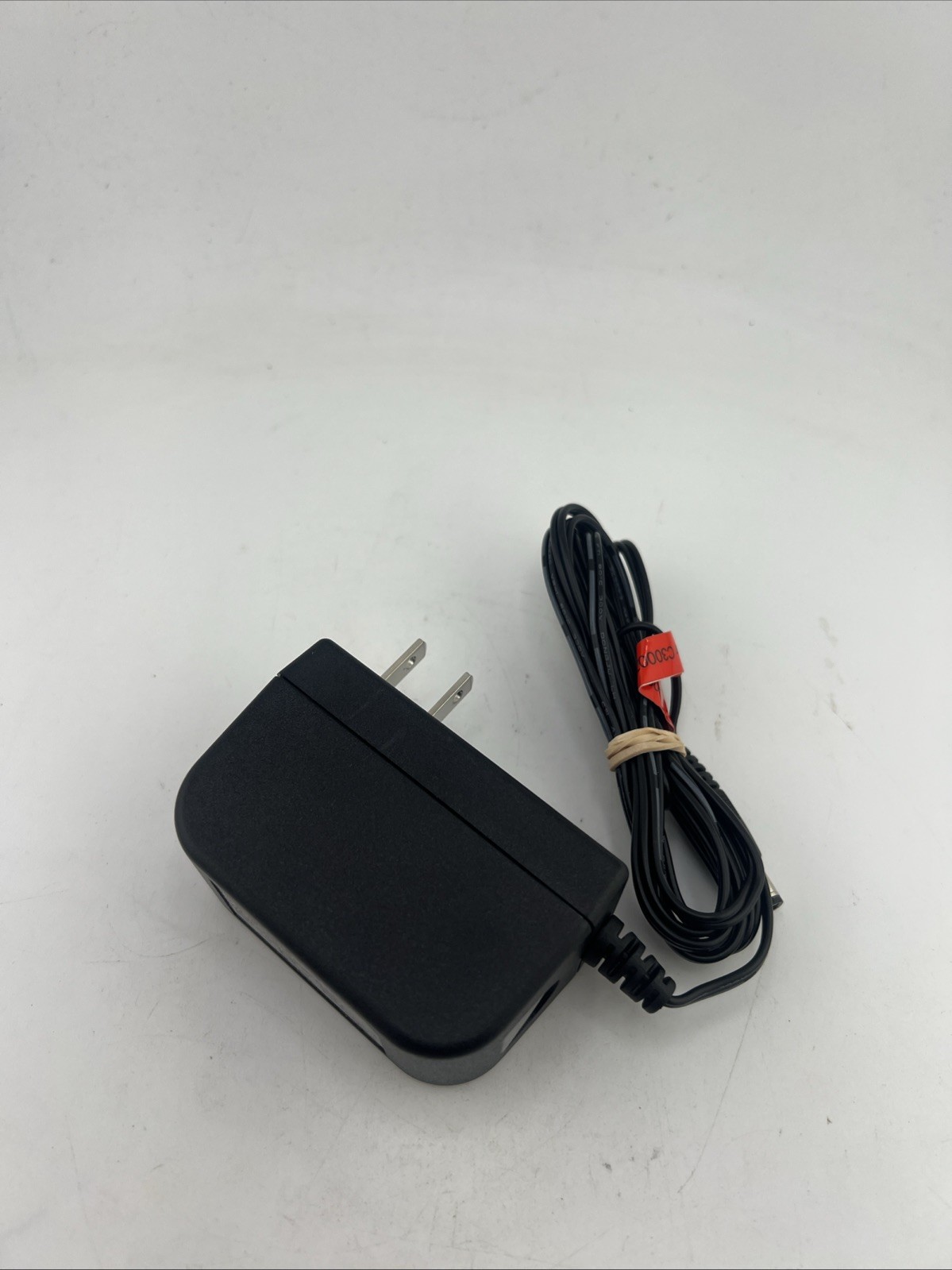 Dee Van Enterprise 12V 2A 24W DSA-24PFS-12 FUS 120200 Switching Adapter
