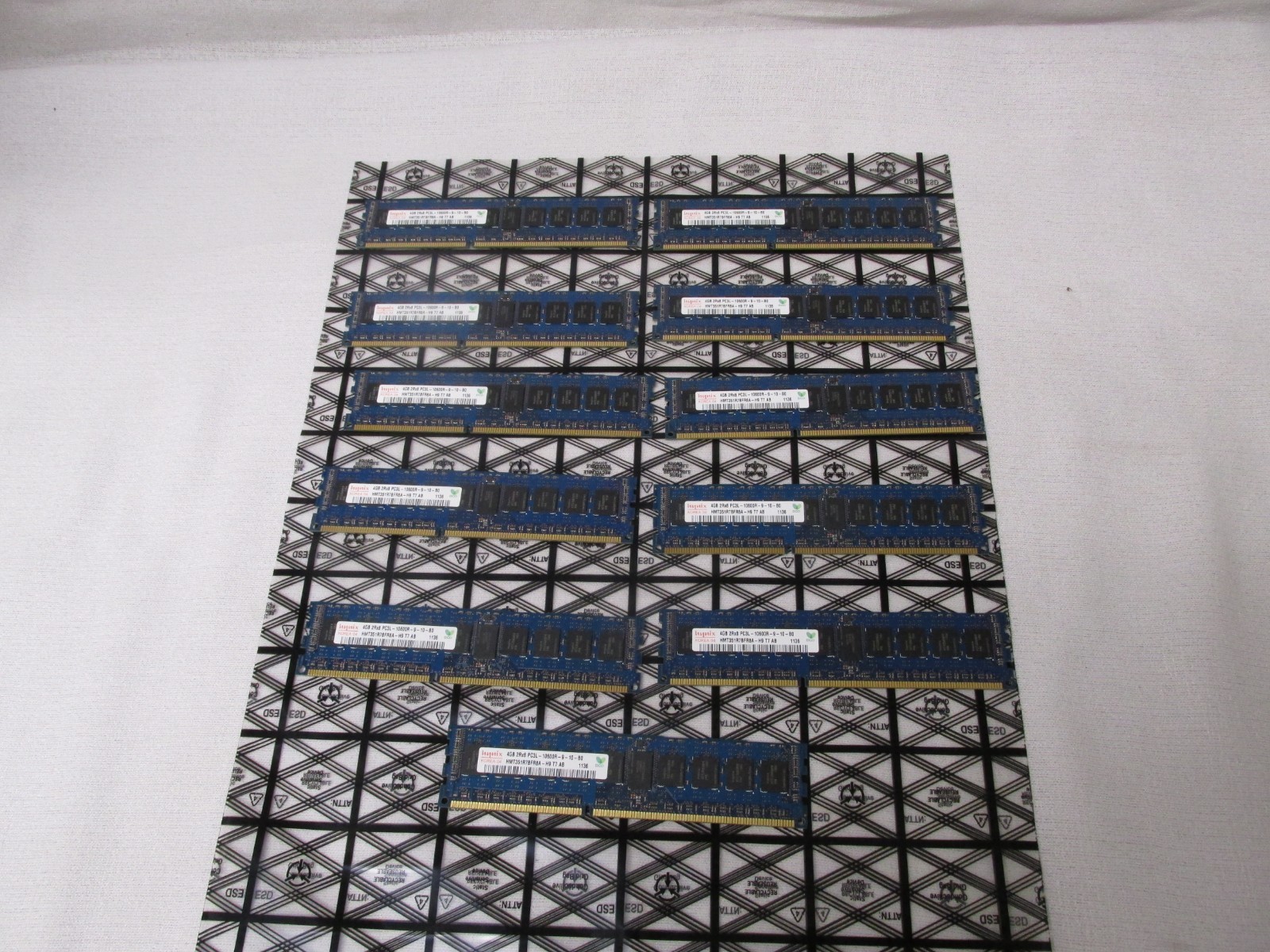 LOT OF 11 PCS OF  HYNIX 4GB 2RX8 PC3L-10600R 1.35V MEMORY MODULE (11x4GB) 44GB