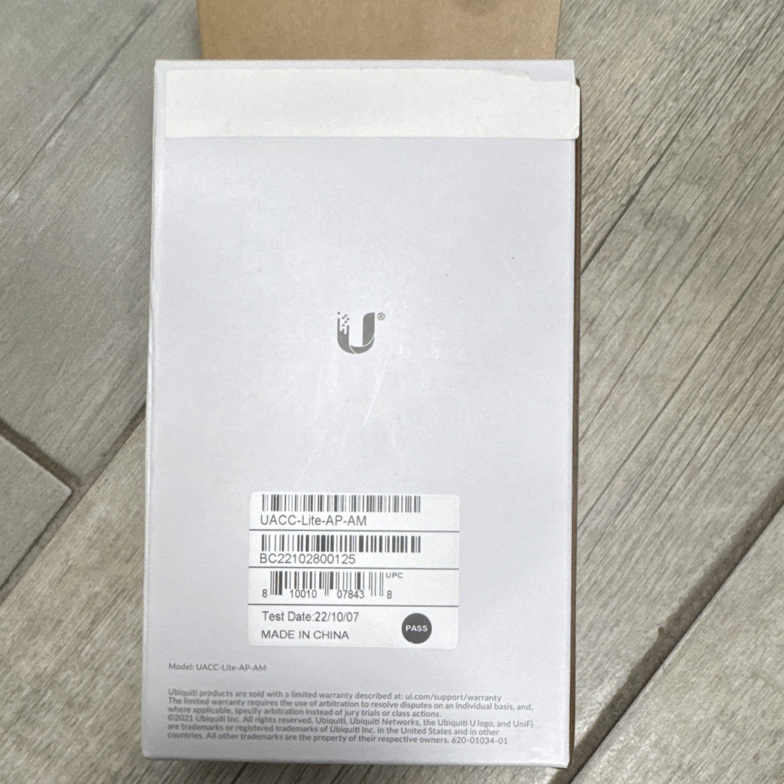 Ubiquiti UniFi Wireless Wi-Fi Access Point UACC-Lite-AP-AM White Arm