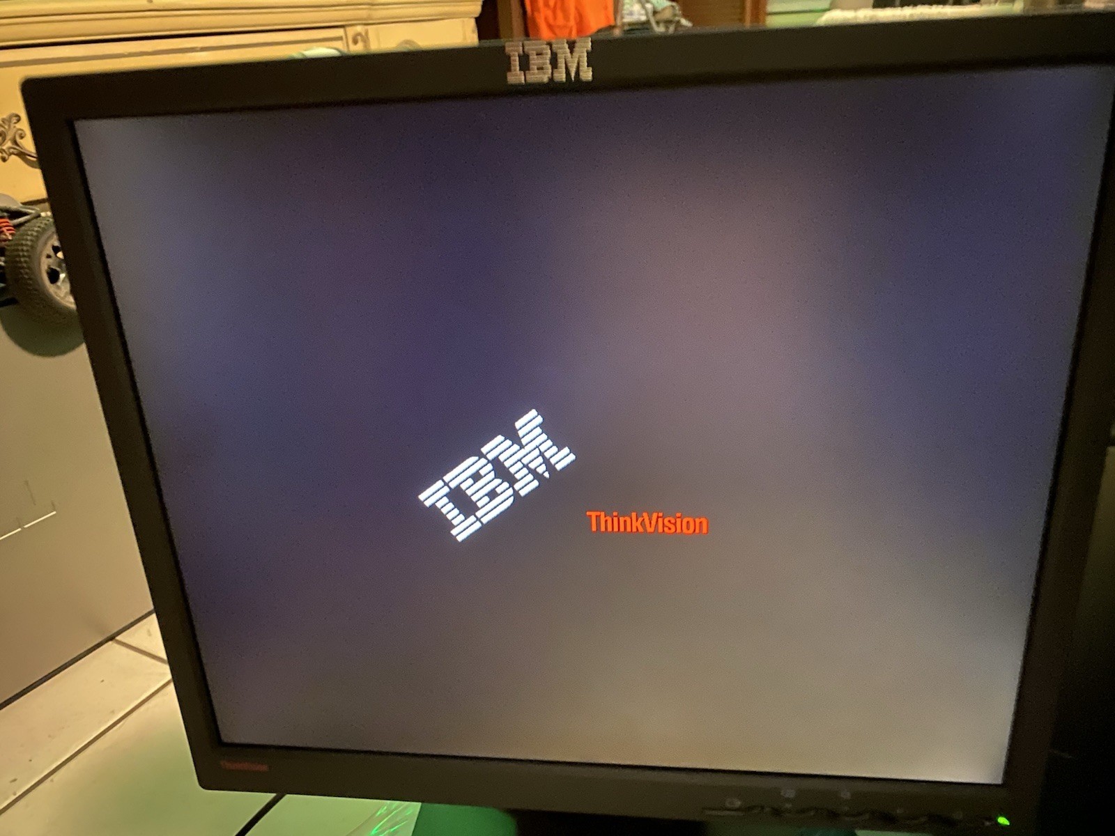 IBM THINKVISION 9329-AB9 19" LCD MONITOR 