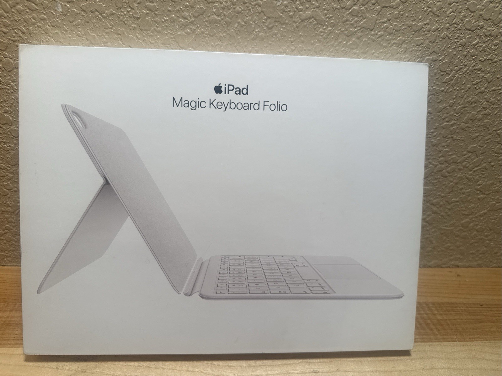 New - Apple Magic Keyboard Folio - MQDP3LL/A (White)