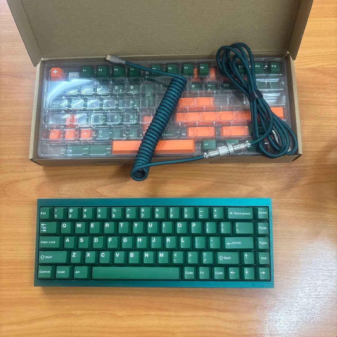 TOFU 65 2.0 Pre-Assembled Mechanical Keyboard Pine Green Tactile Switches