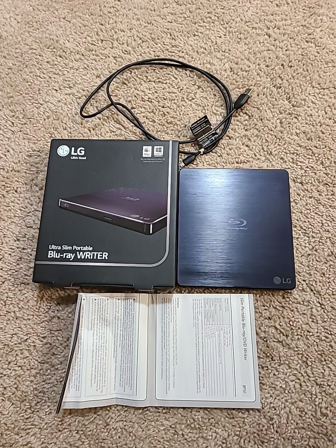 LG BP50NB40 USB 2.0 Slim Portable Blu-ray/ DVD Writer - Black USED