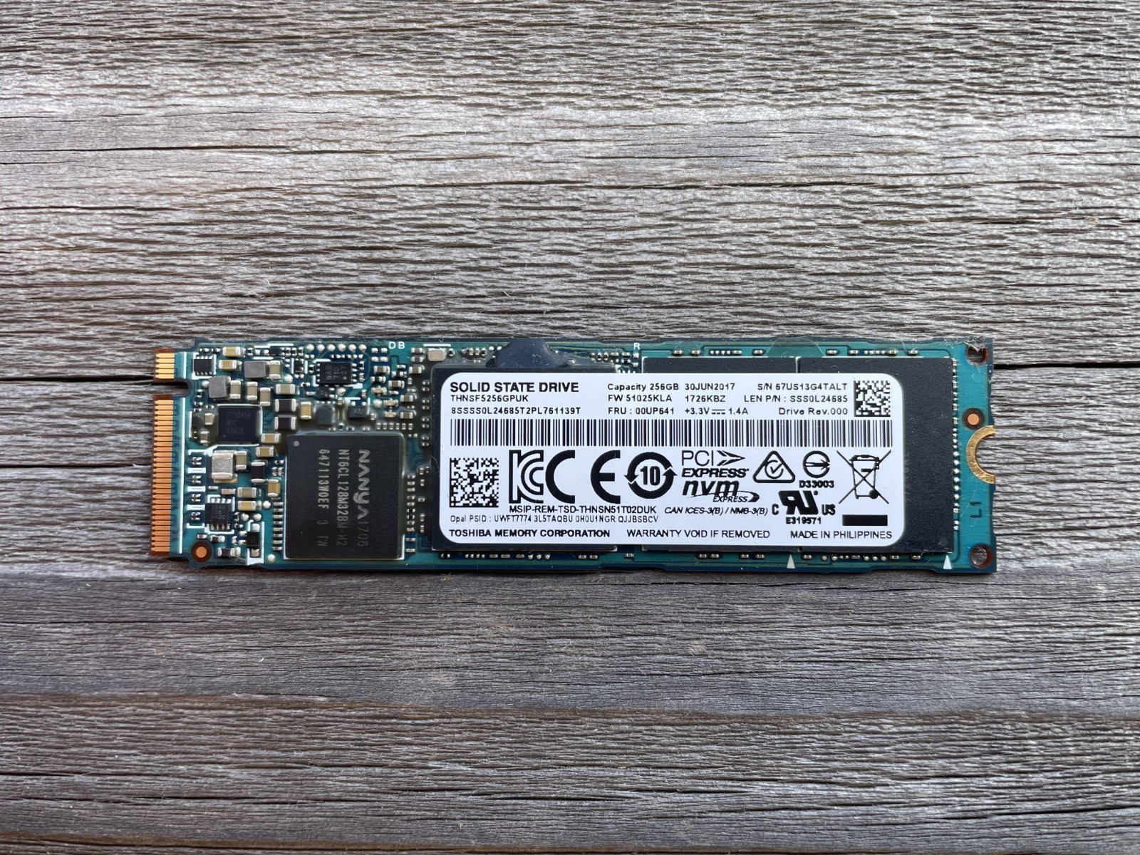 Toshiba THNSF5256GPUK 256GB NVMe PCI Express M.2 2280 Blue Internal SSD