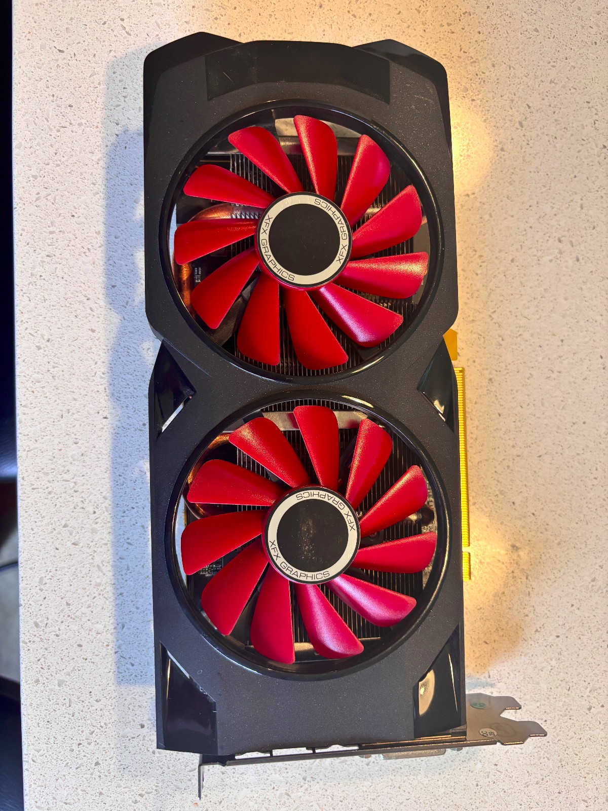 XFX Radeon RX 570 4GB 4GB of GDDR5 memory