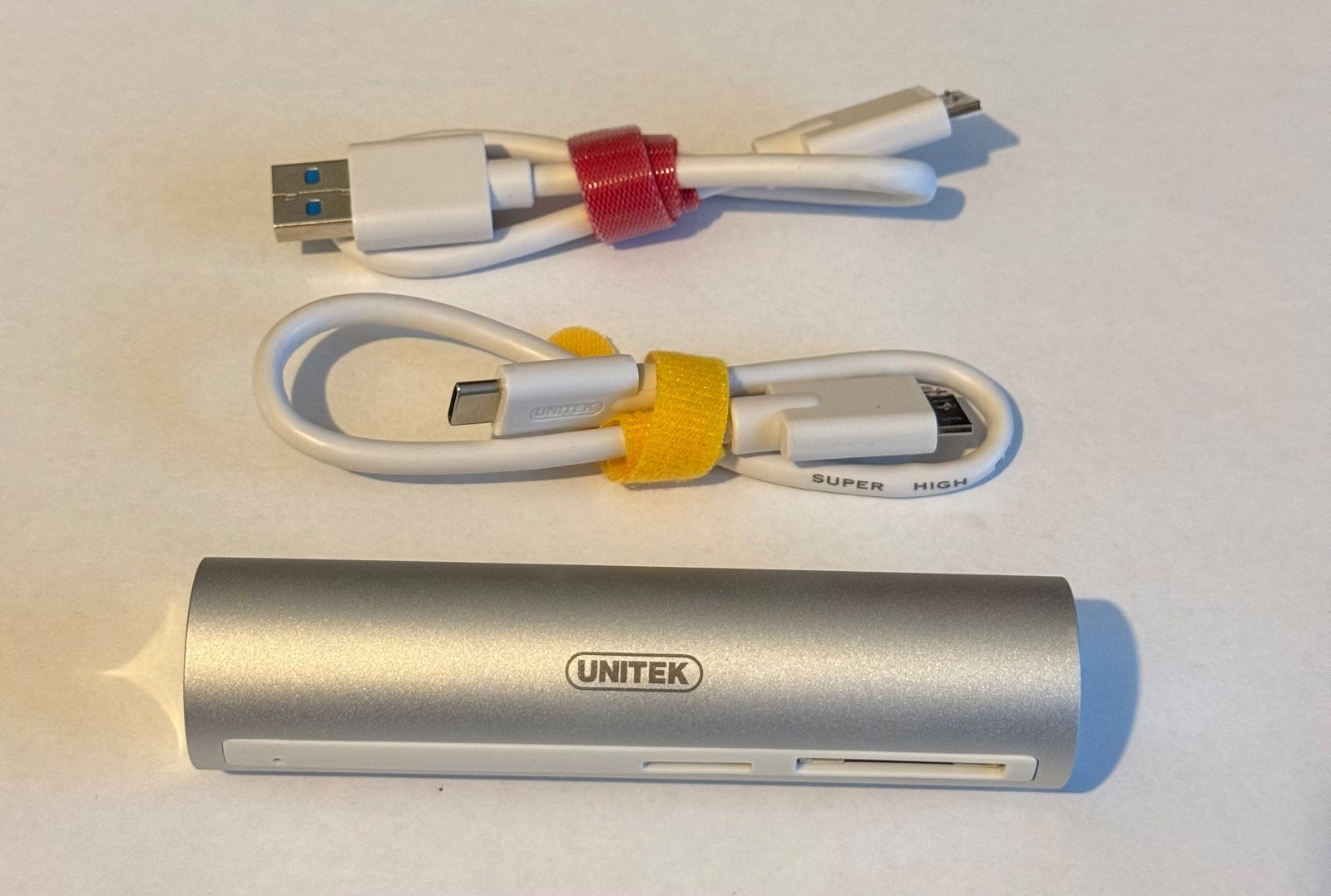 Unitek 5-in-1 USB Hub, 3 x USB 3.0 Type A, SD and micro-SD Card Reader